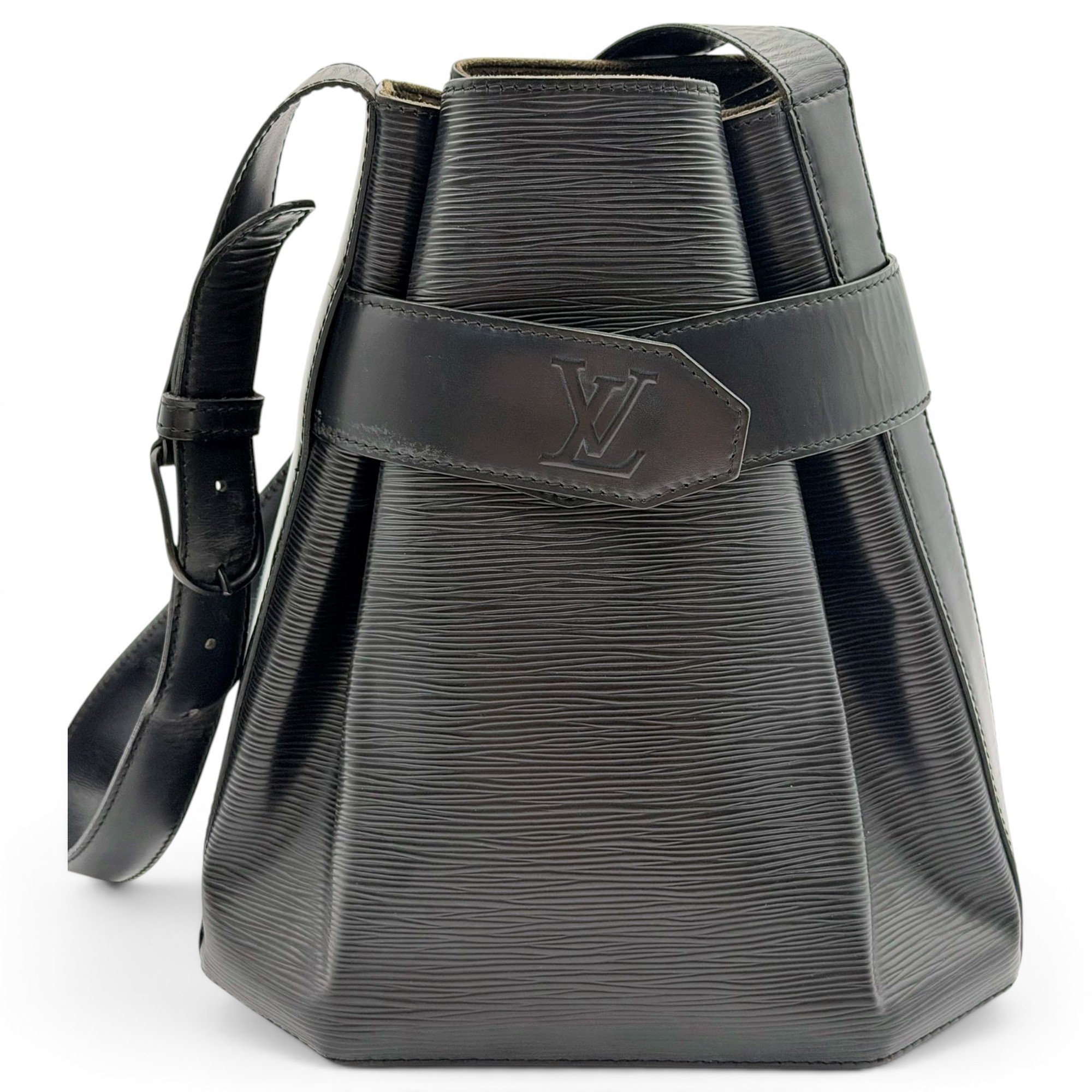 Louis Vuitton Lockme Bucket leather handbag