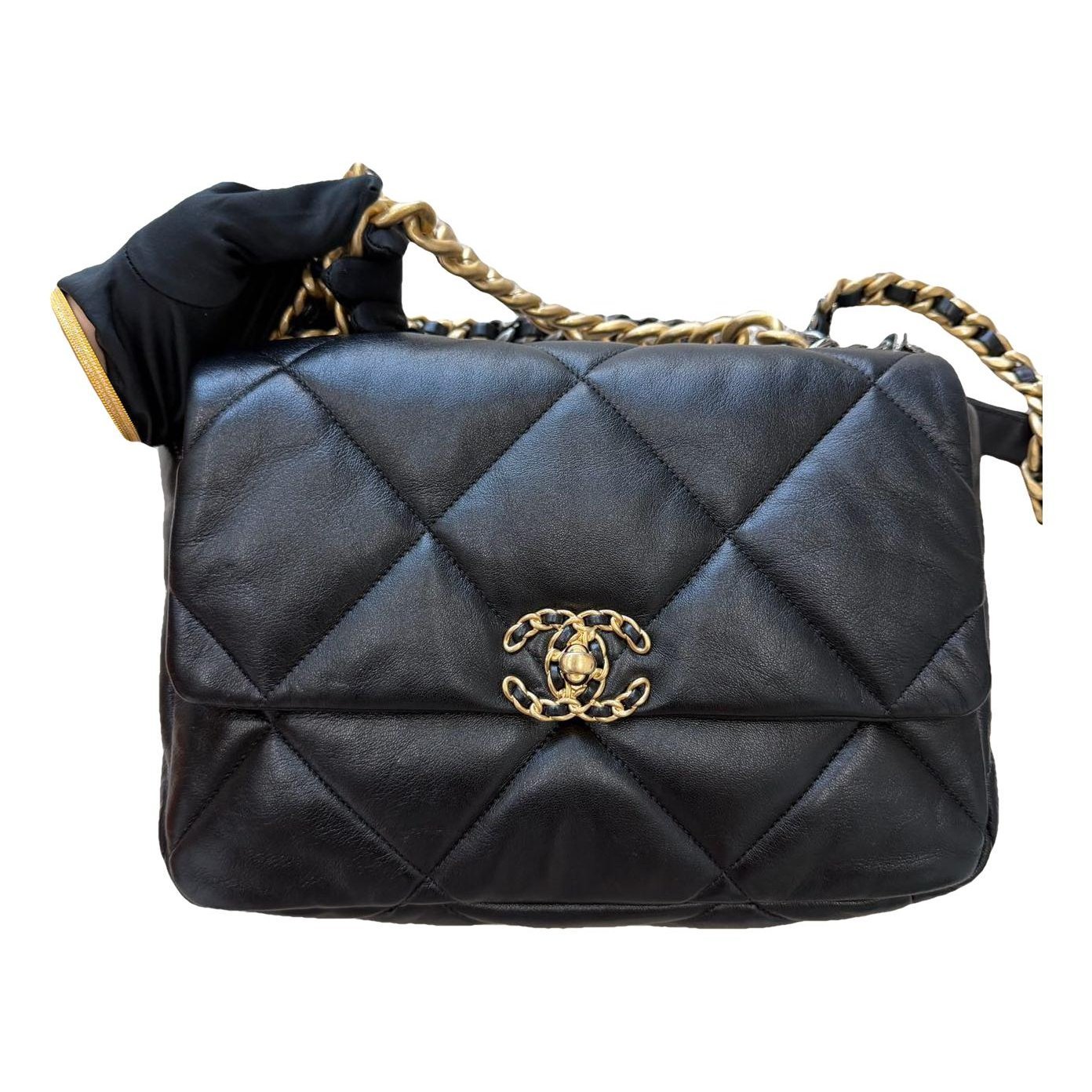 Chanel 19 leather handbag