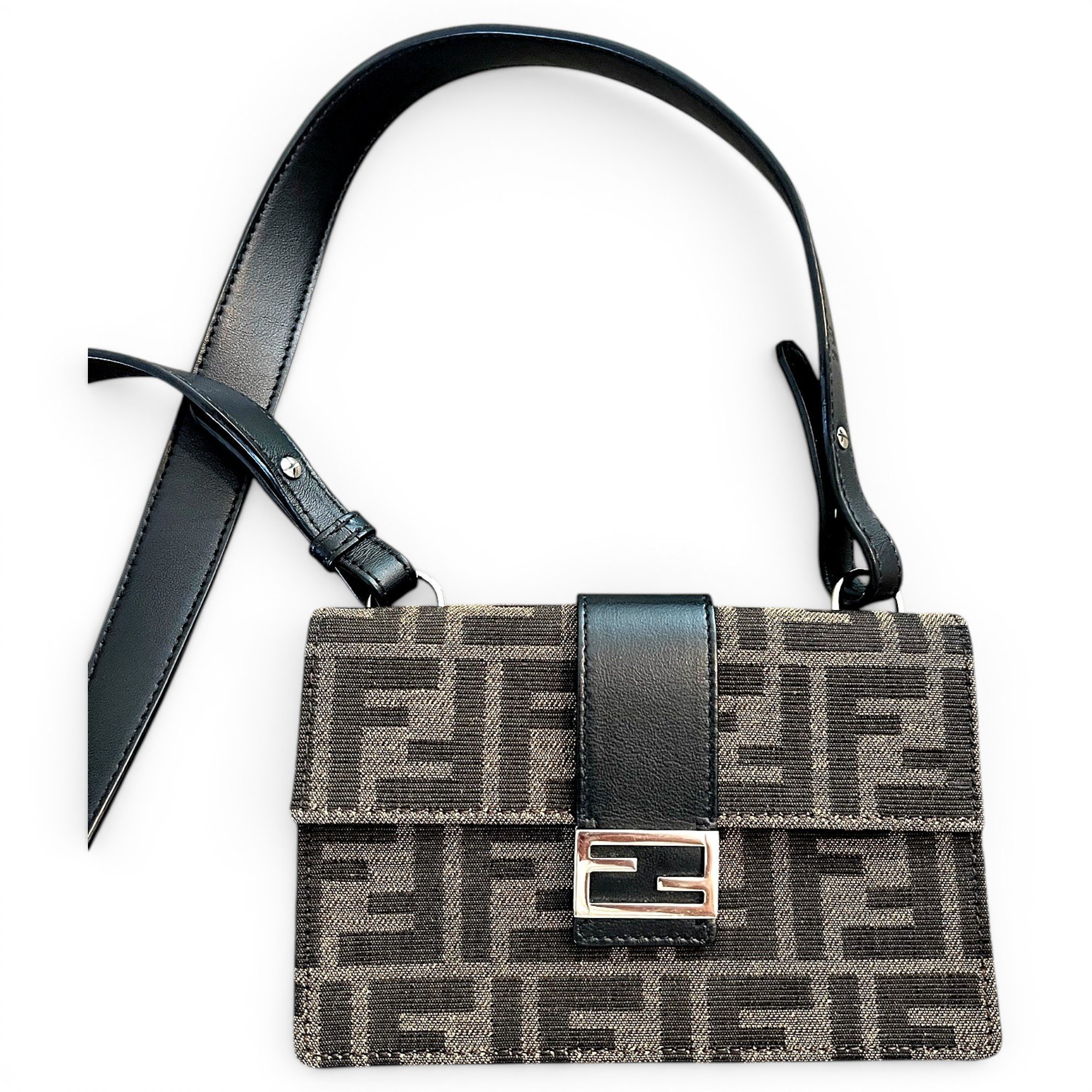 Baguette cloth handbag