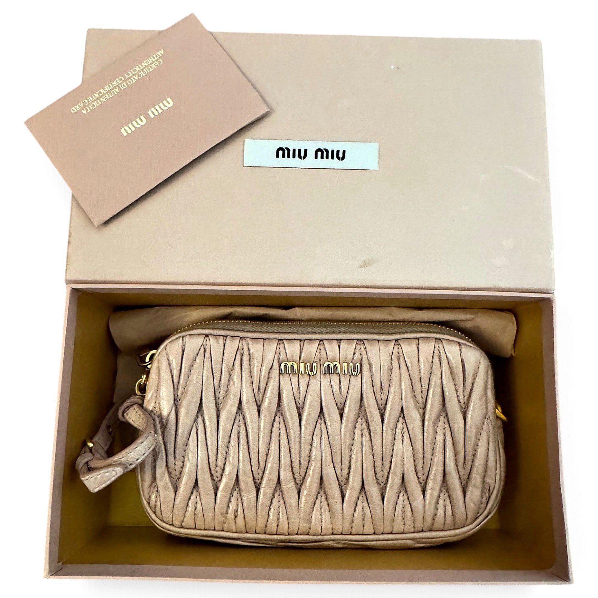 Matelassé leather crossbody bag