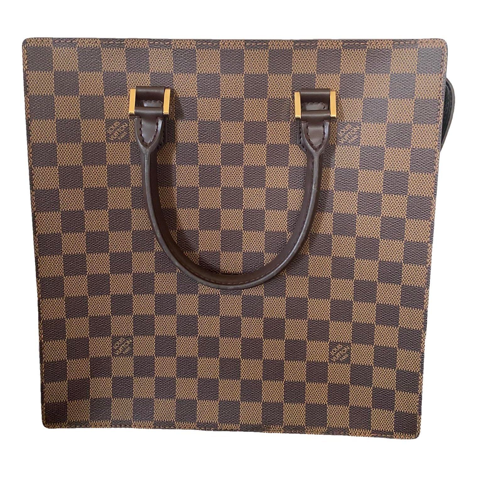 Plat leather handbag