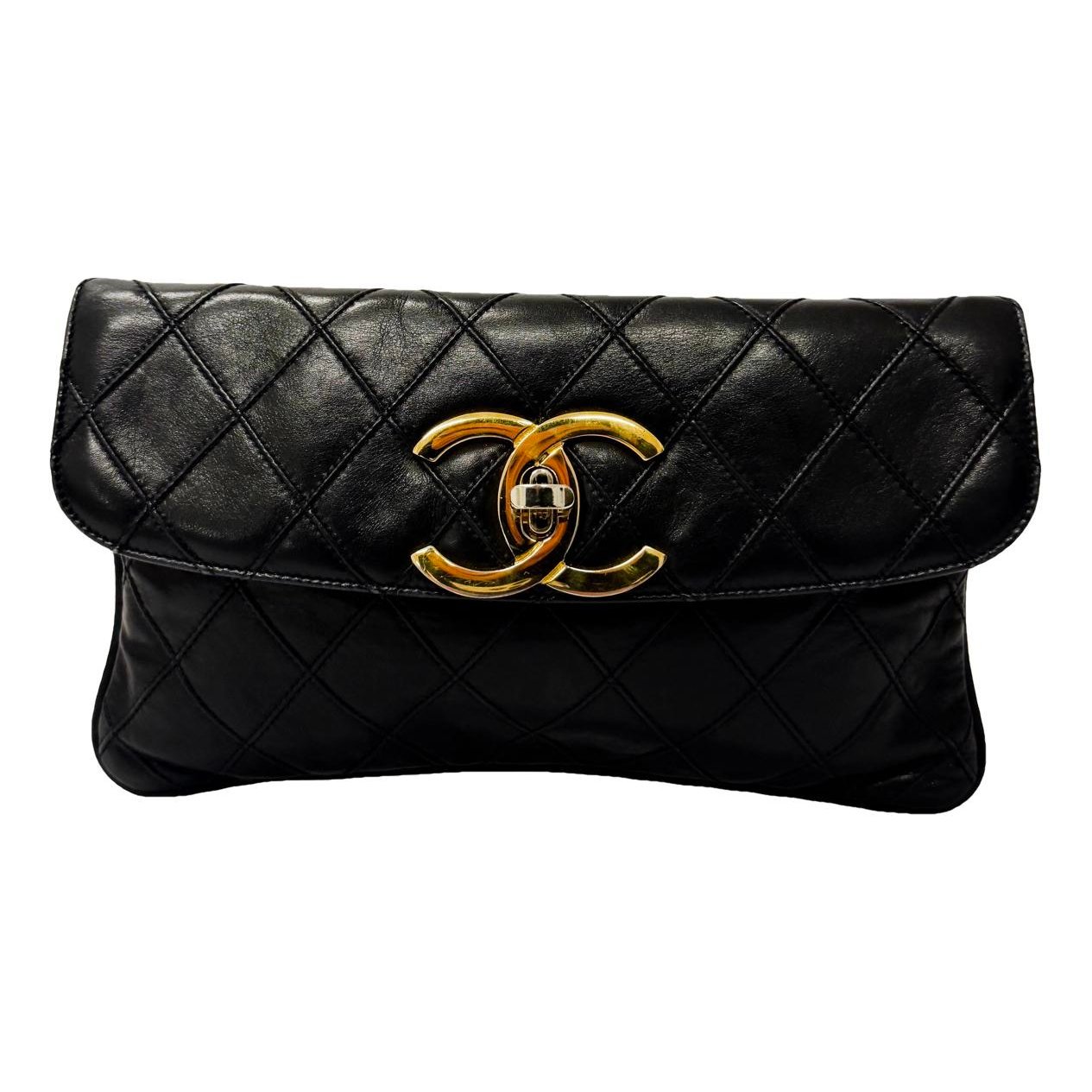 Chanel Leather clutch bag