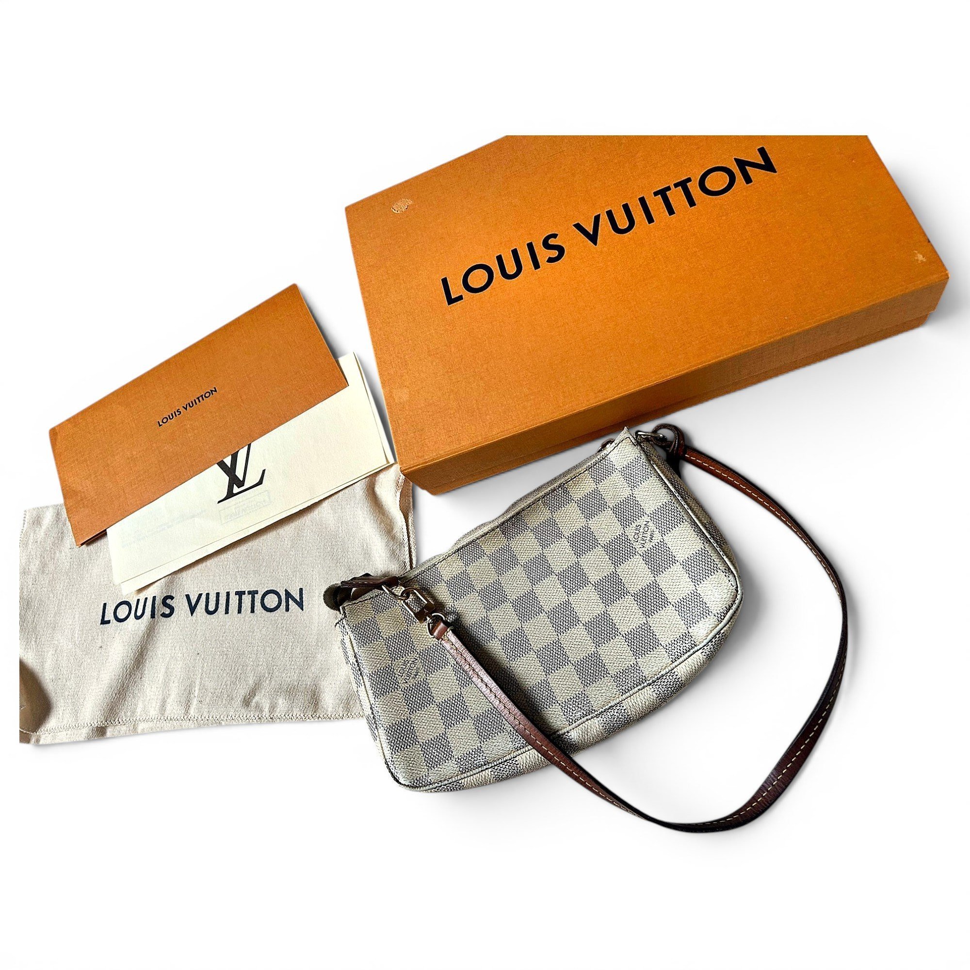 Louis Vuitton Leather clutch bag