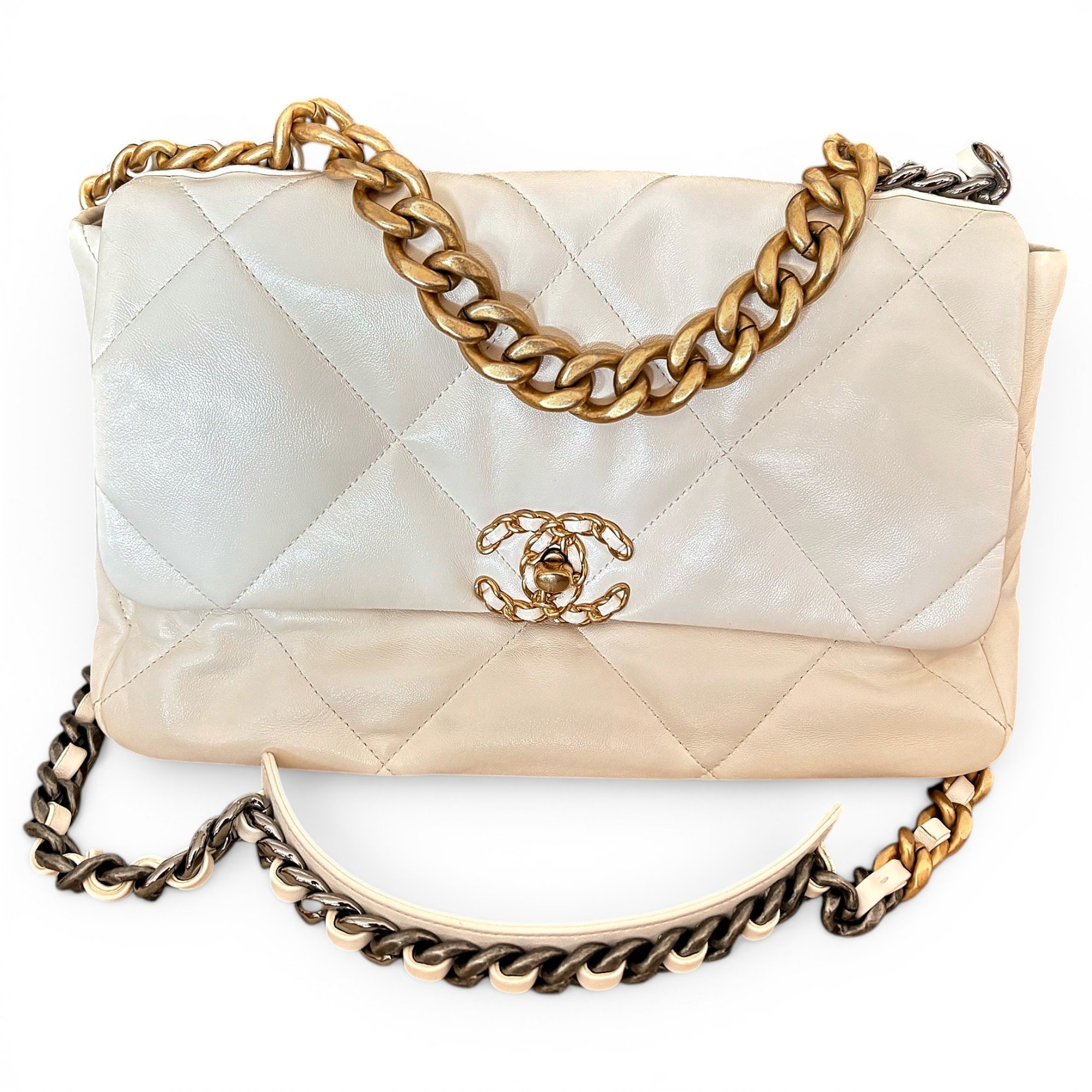 Chanel 19 leather handbag