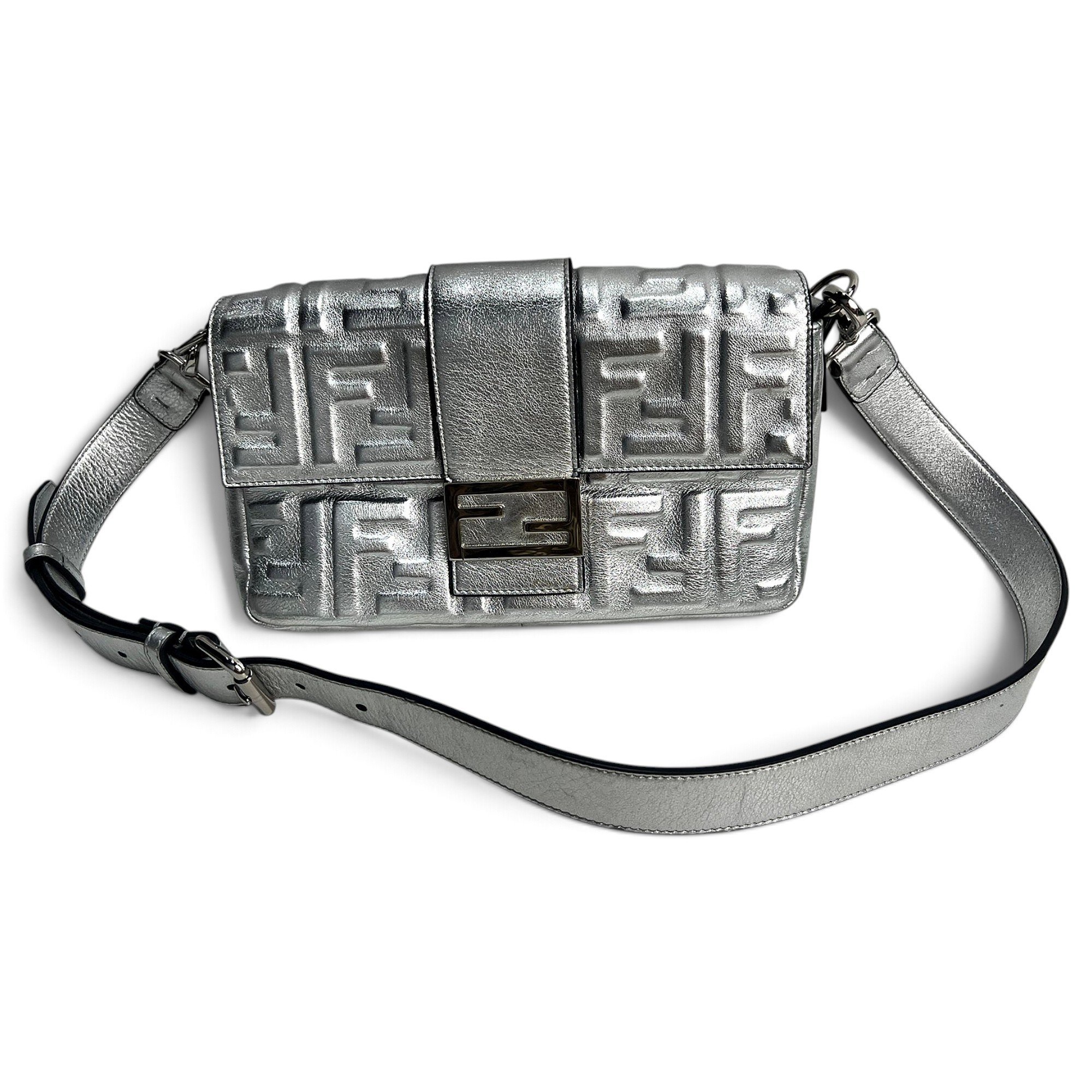 Baguette leather handbag