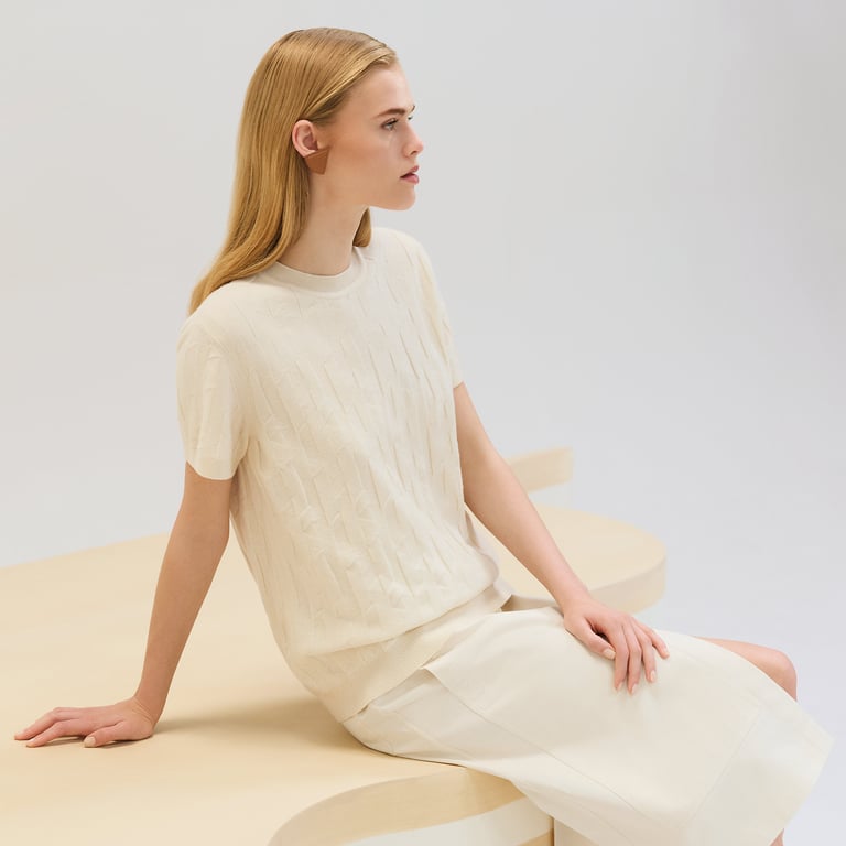 "H" short-sleeve sweater