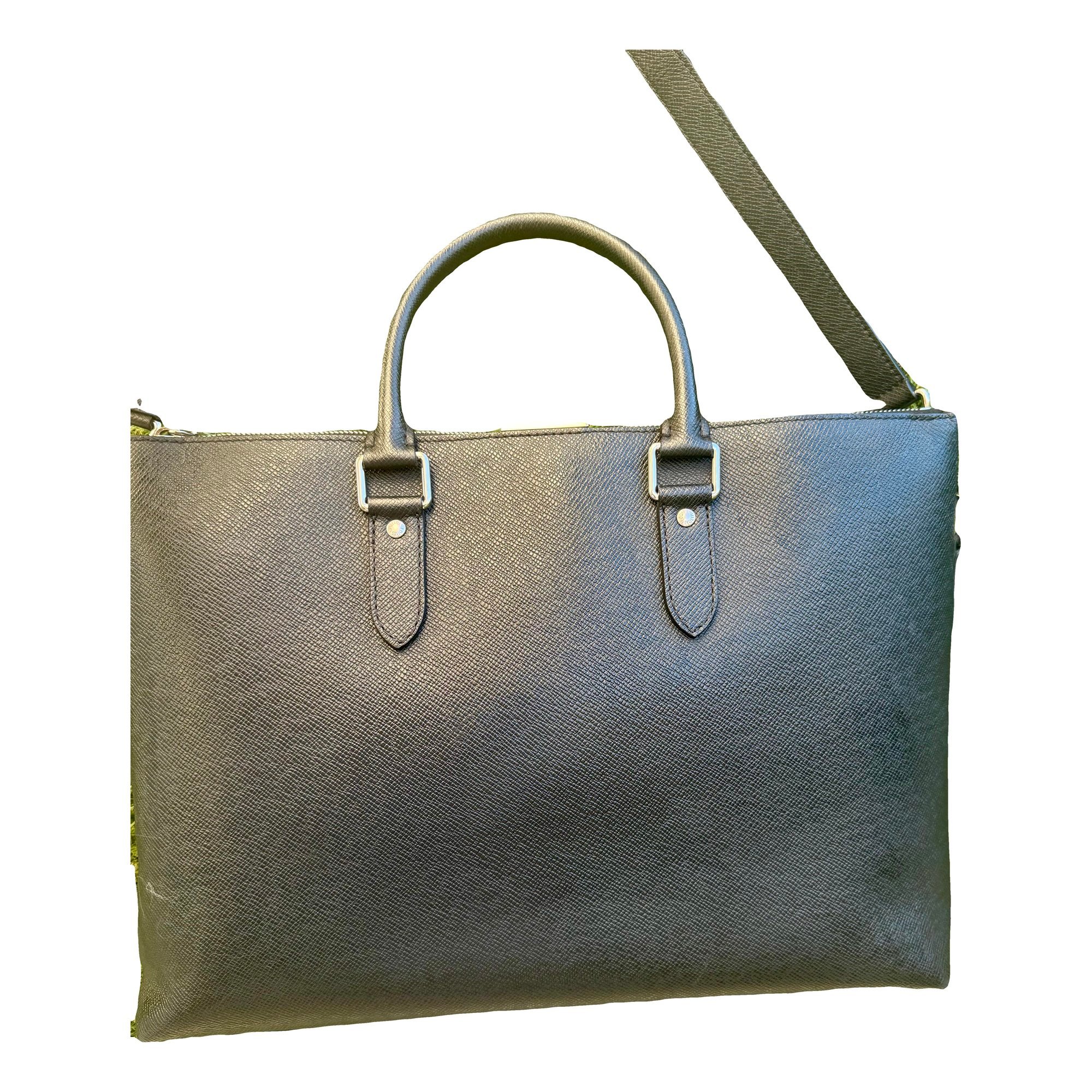 Leather travel bag