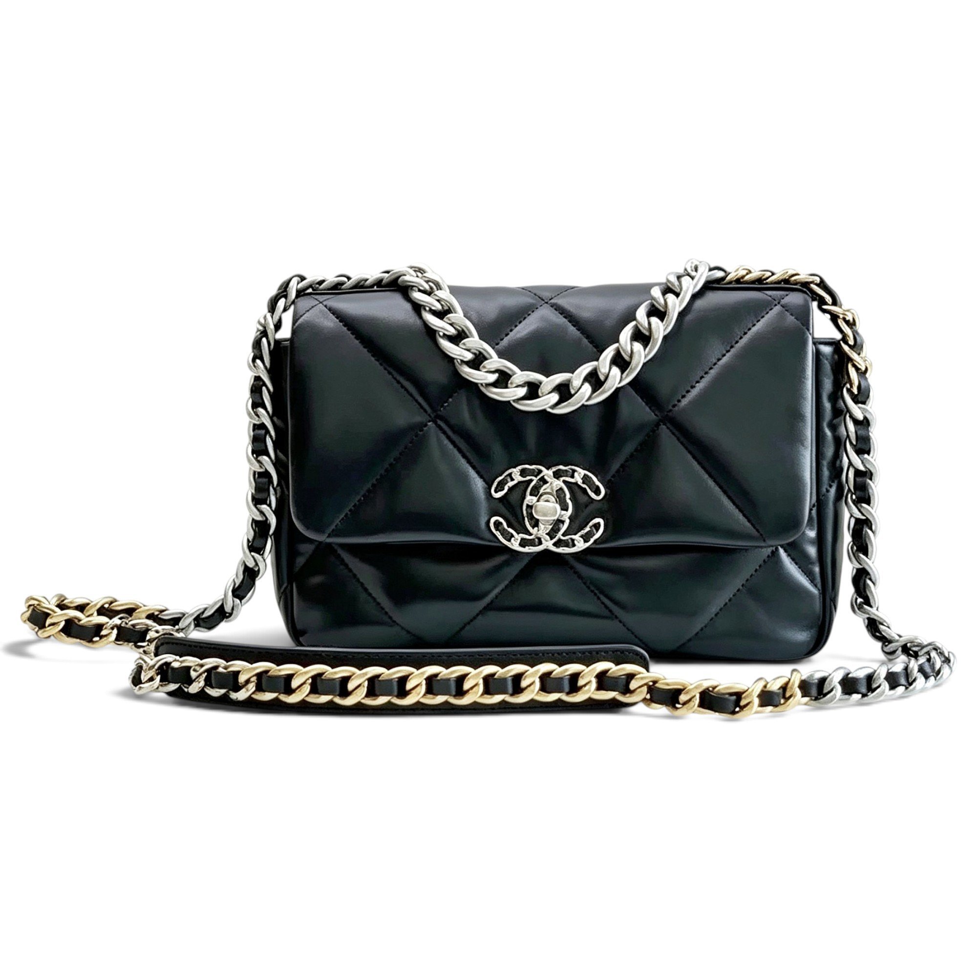 Chanel 19 leather handbag