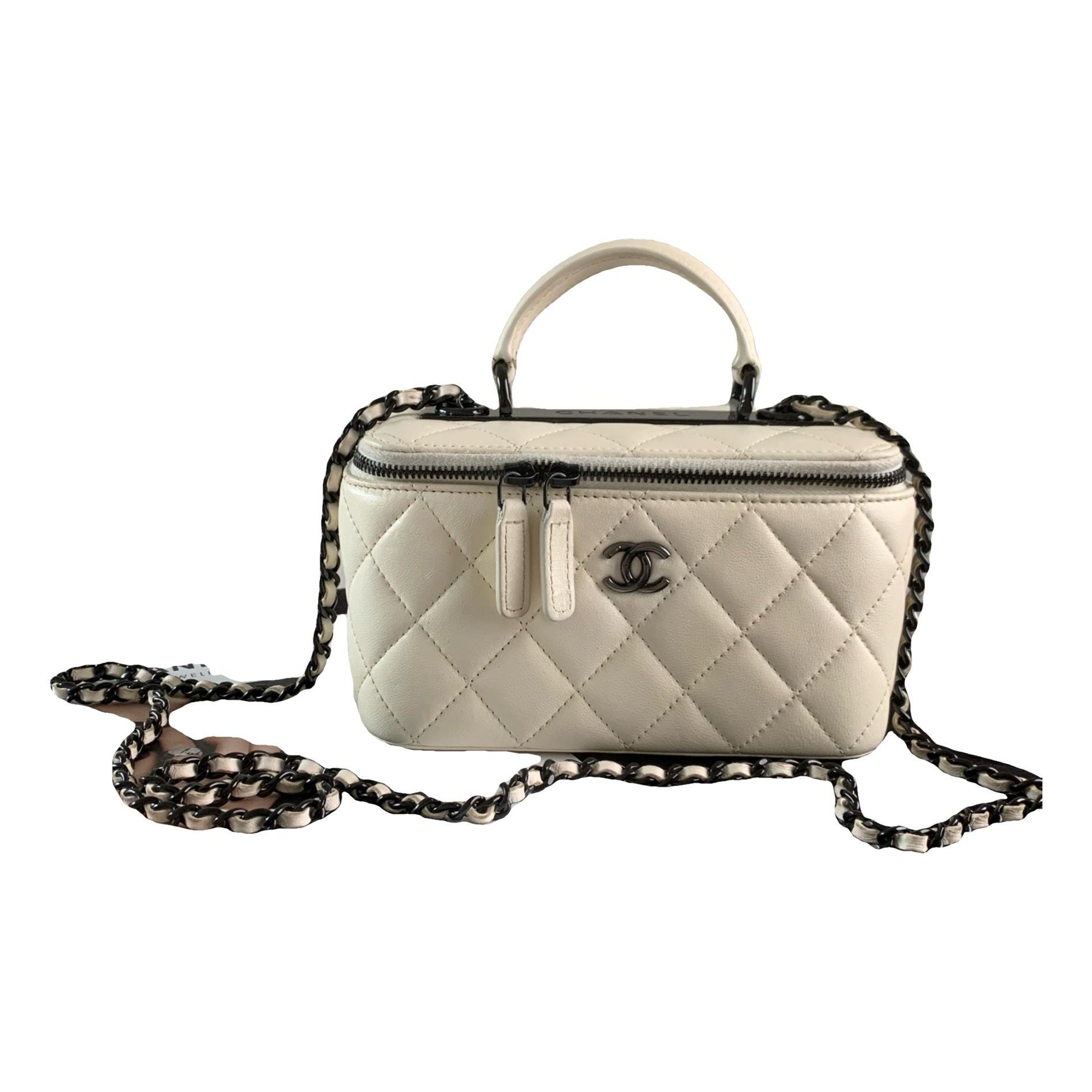 Trendy CC Vanity leather handbag
