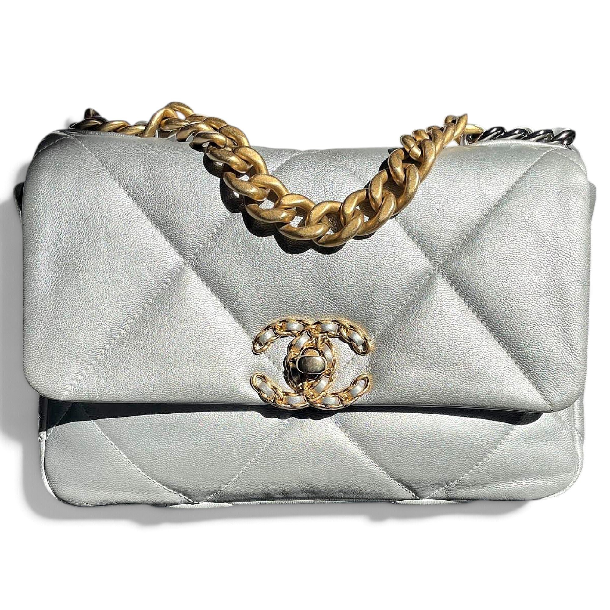 Chanel 19 leather handbag