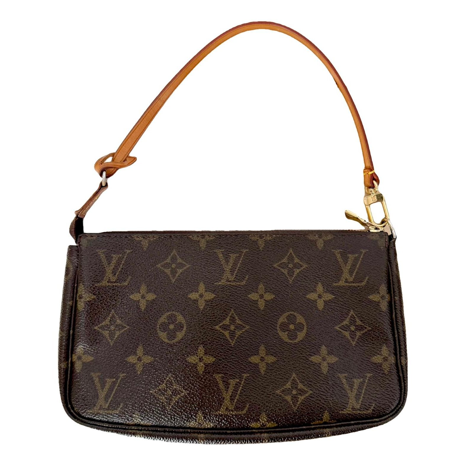 Pochette Accessoire leather handbag