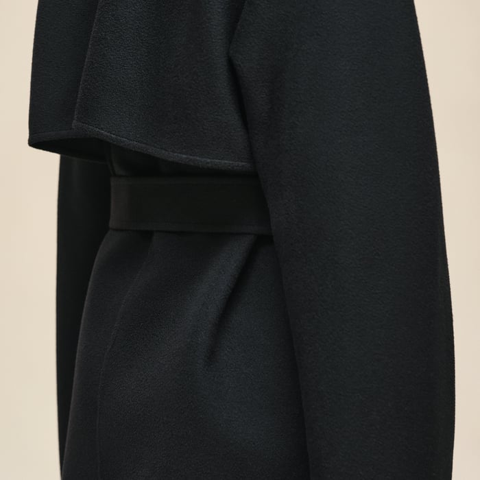 Noir Light Coat In Double-sided Cashmere