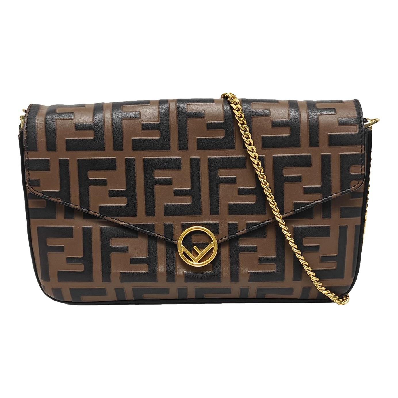 Wallet On Chain leather crossbody bag