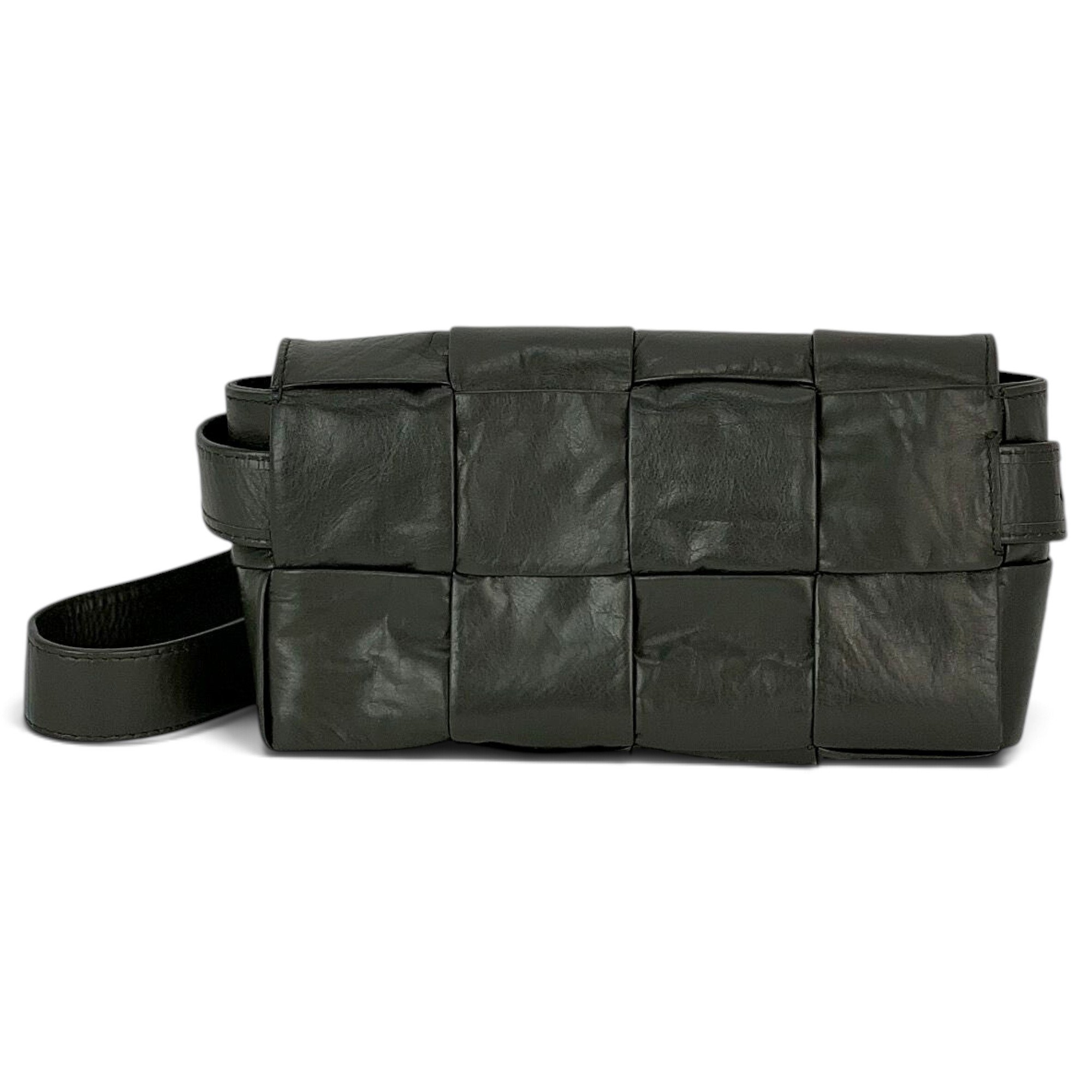 Leather travel bag