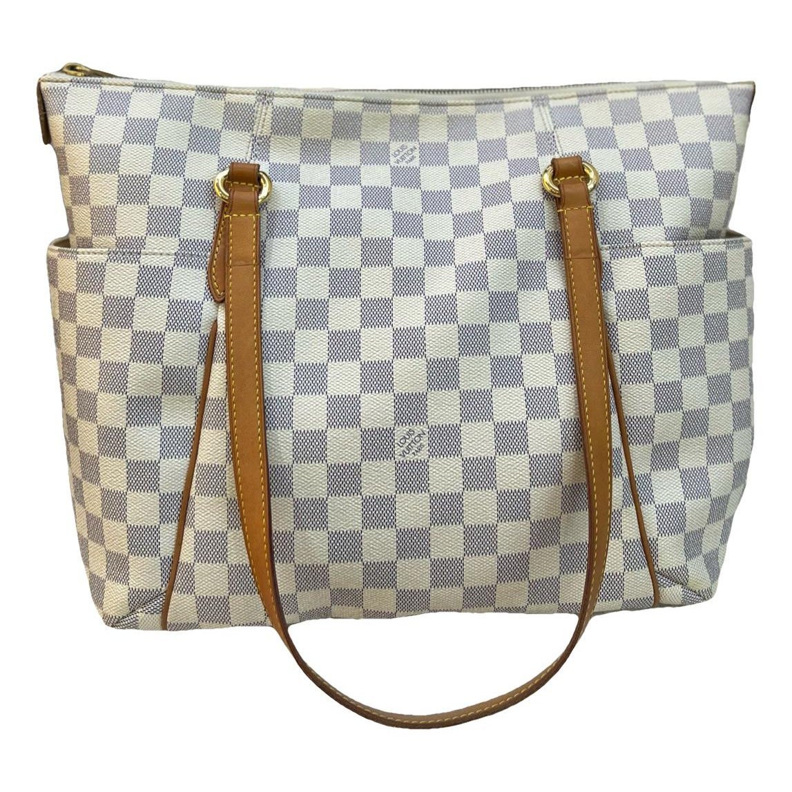 Totally leather handbag