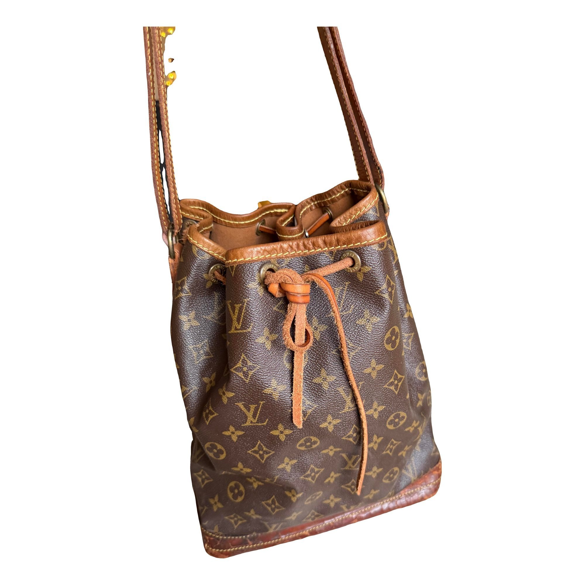 Noé leather handbag