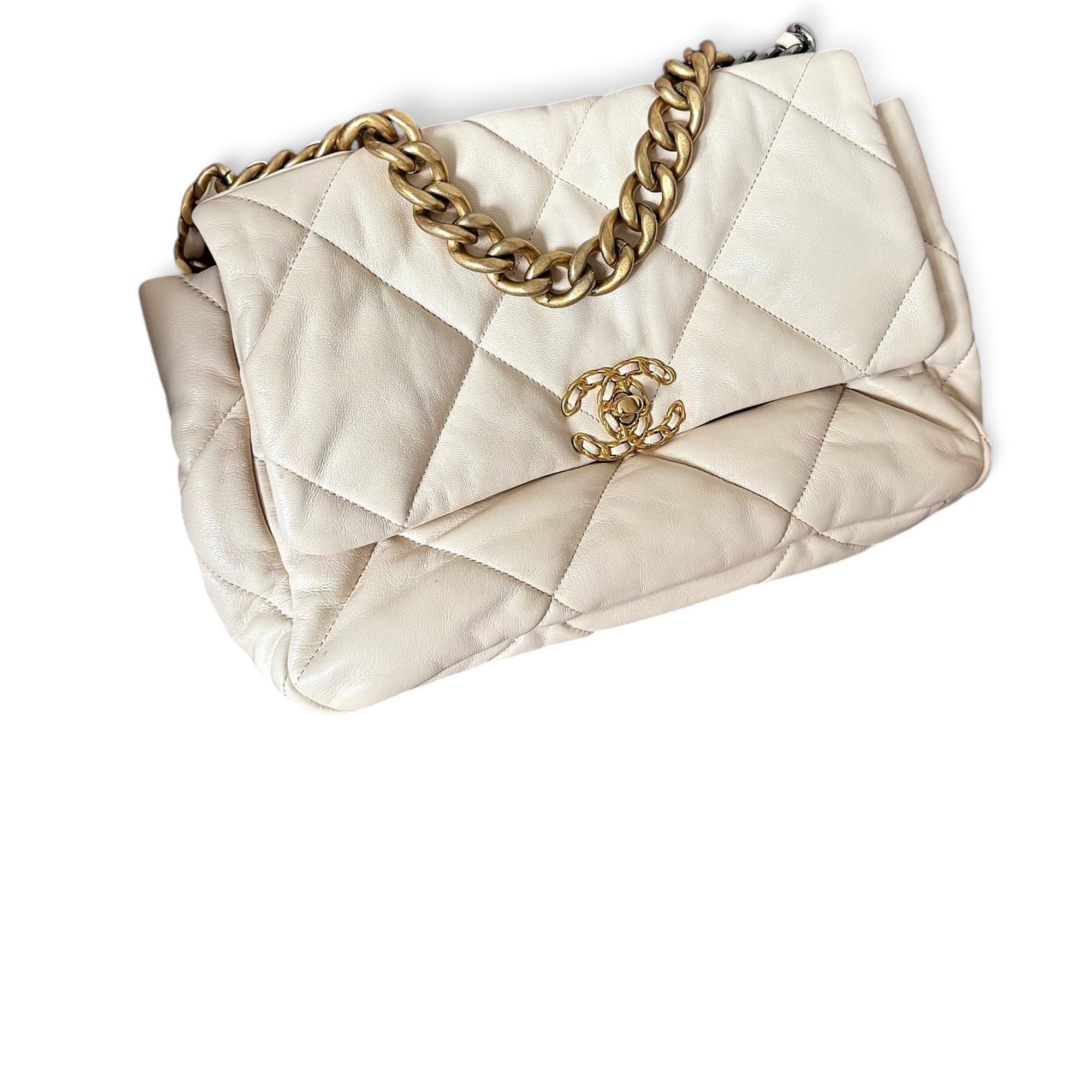 Chanel 19 leather handbag