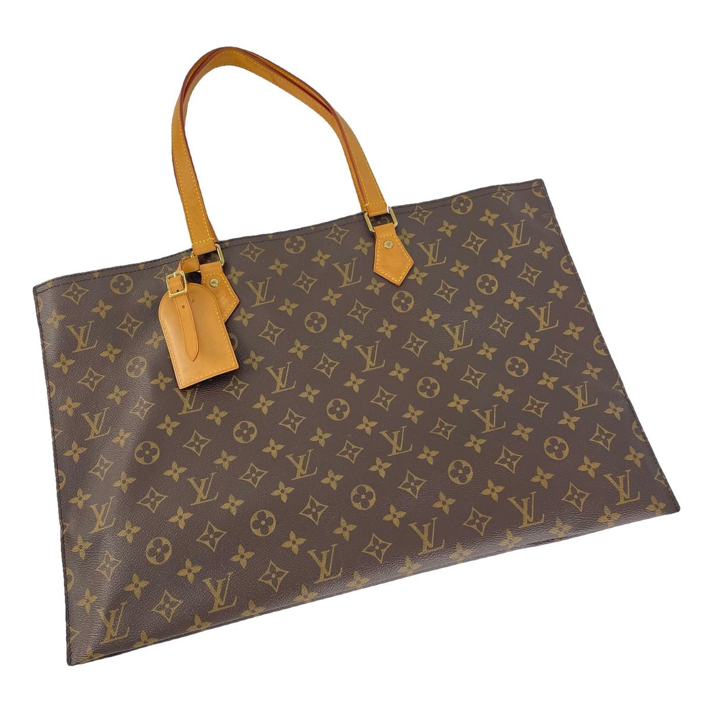 Plat leather handbag
