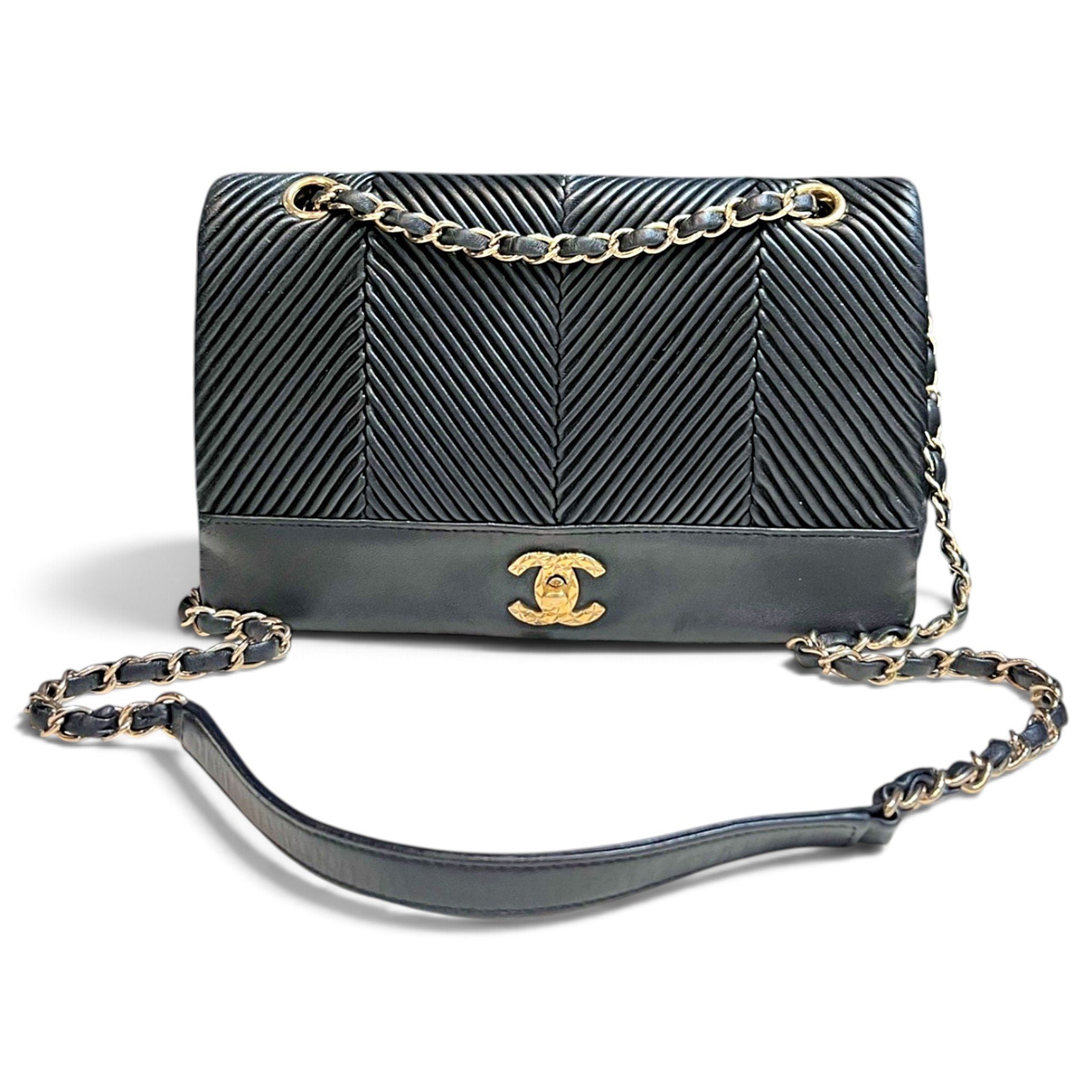 Timeless/Classique leather crossbody bag