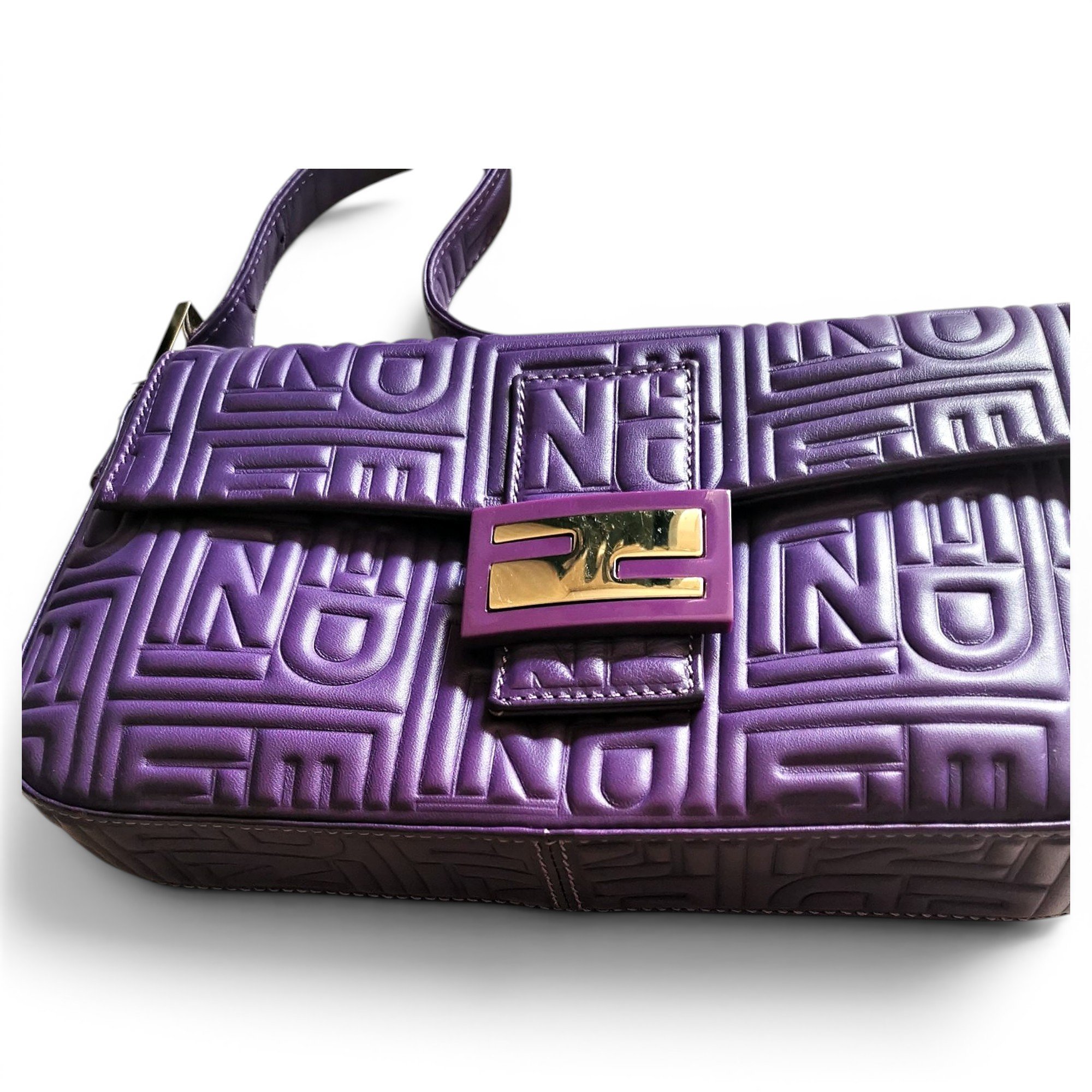 Baguette leather handbag