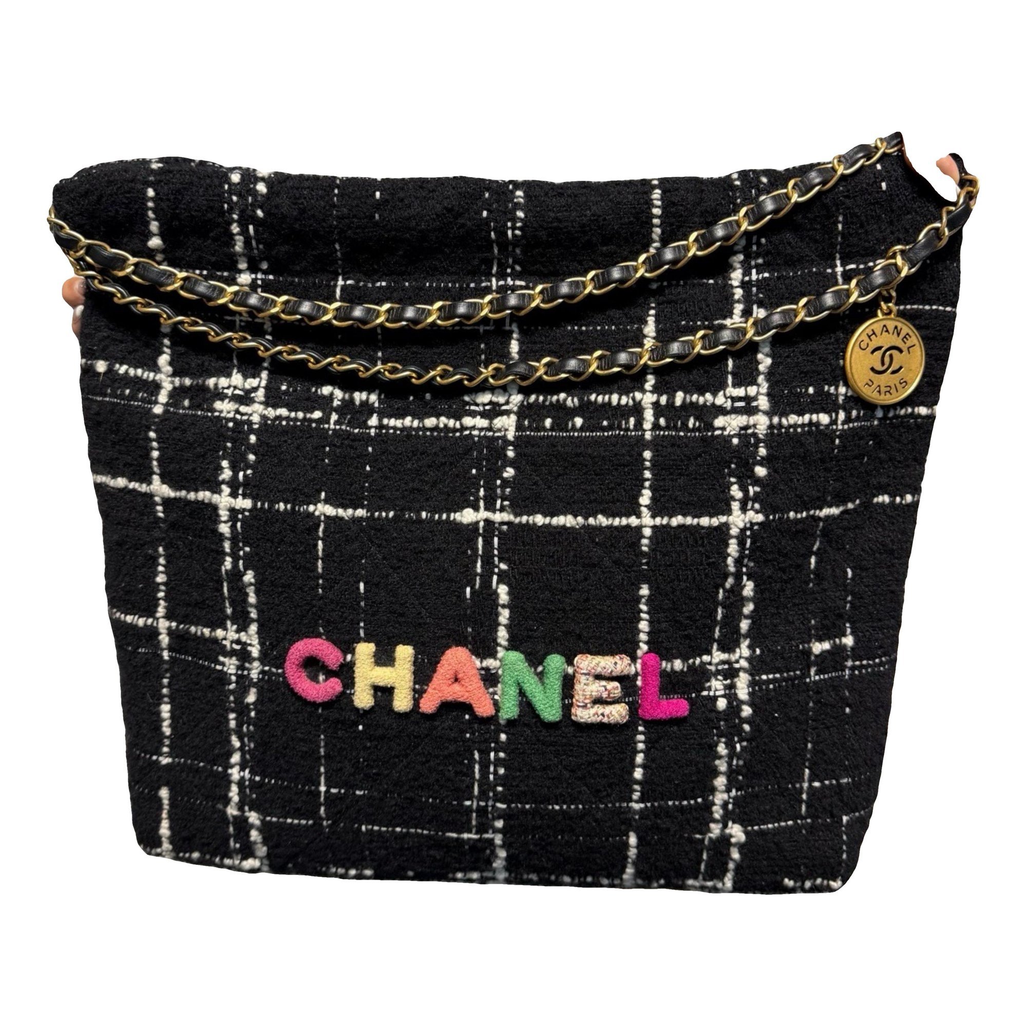 Chanel 22 tweed bag