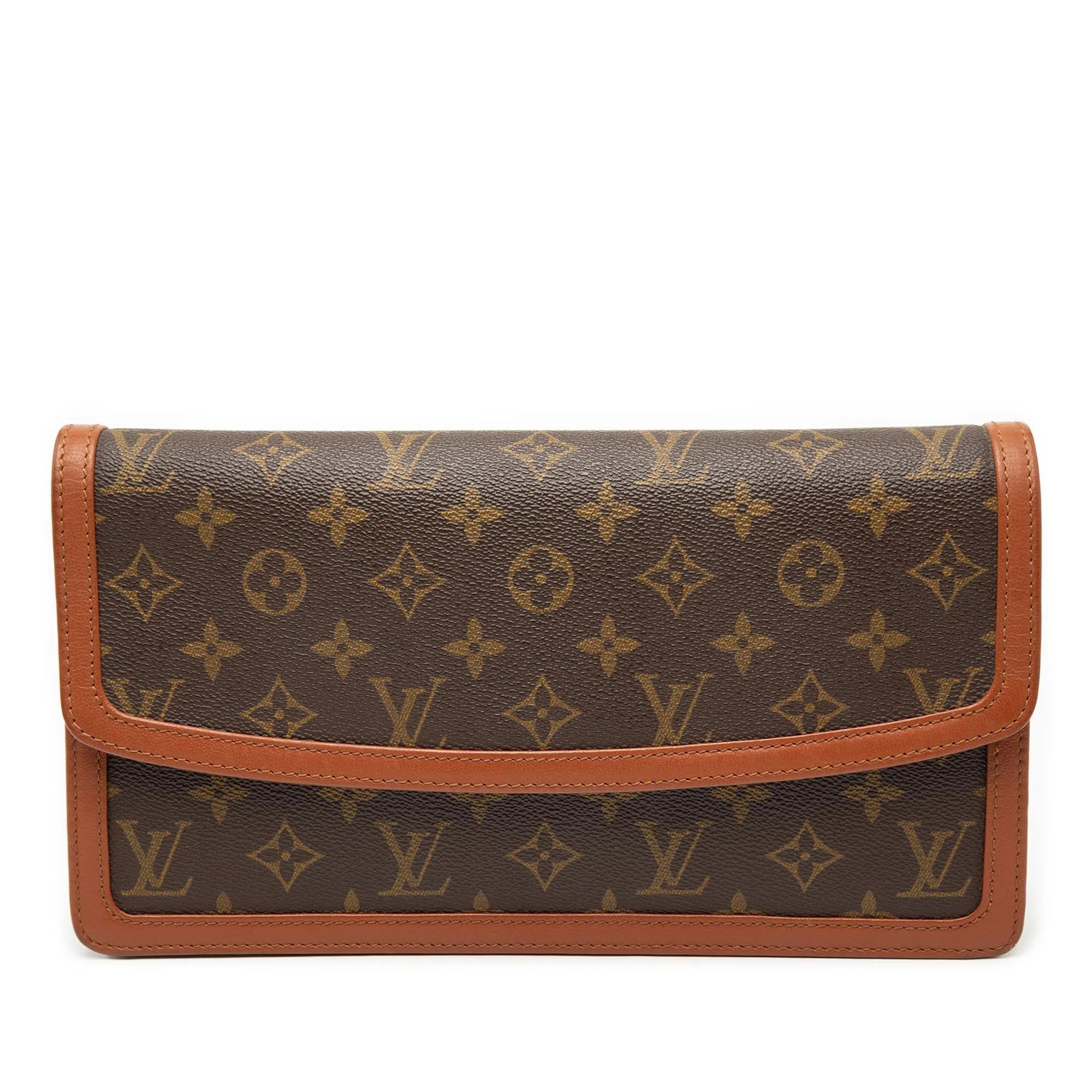 Leather clutch bag