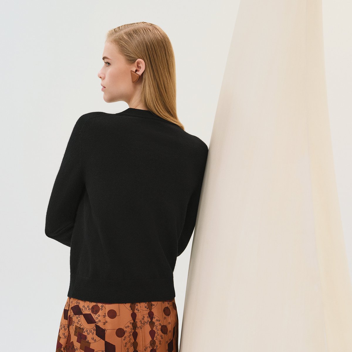 Noir Cashmere "H Lift" Long-sleeve Sweater