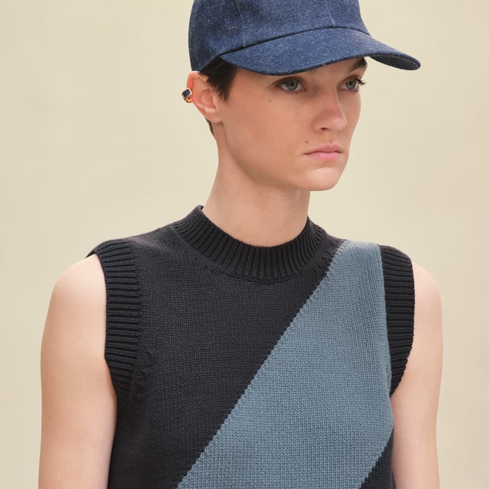 Noir Sleeveless Sweater