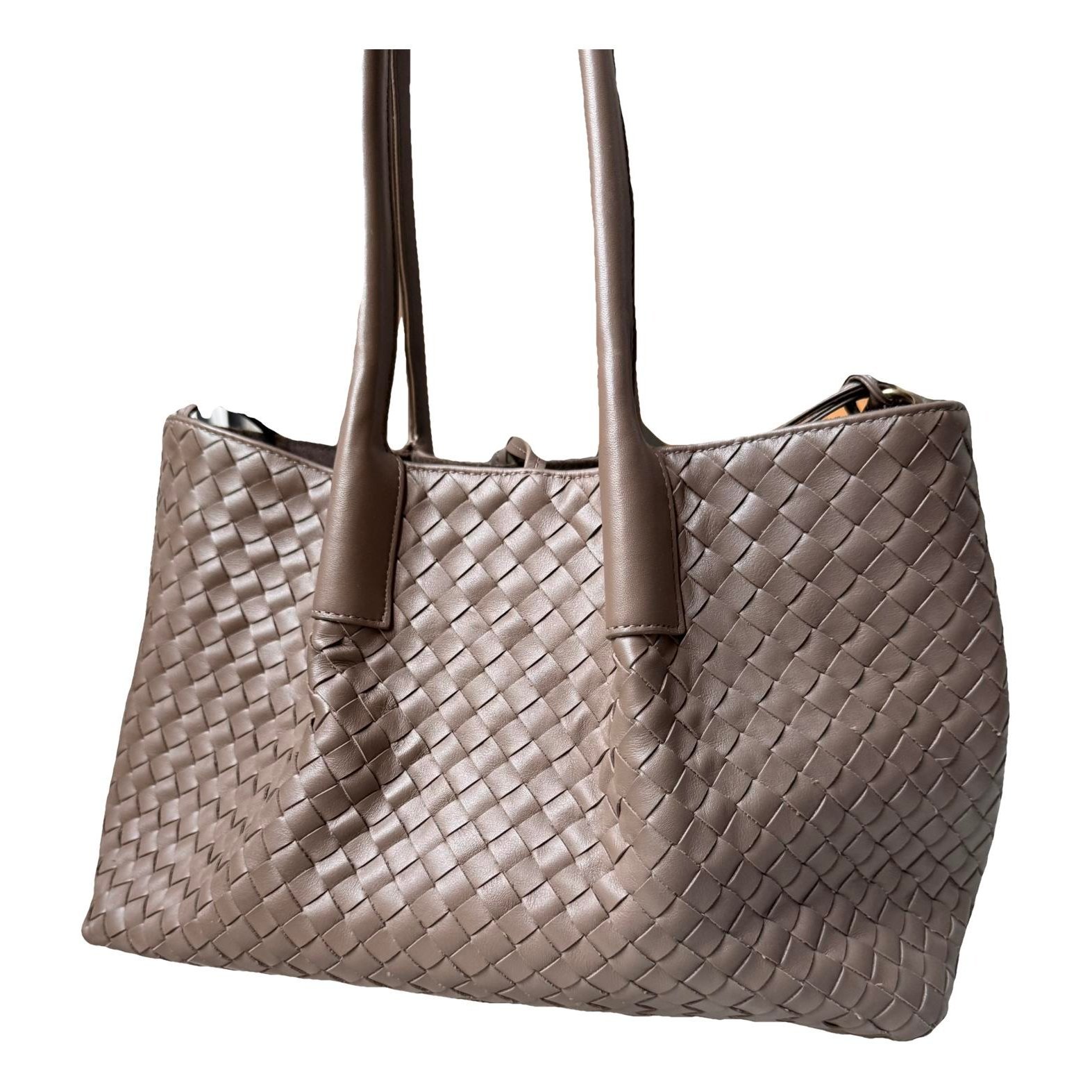 Leather handbag