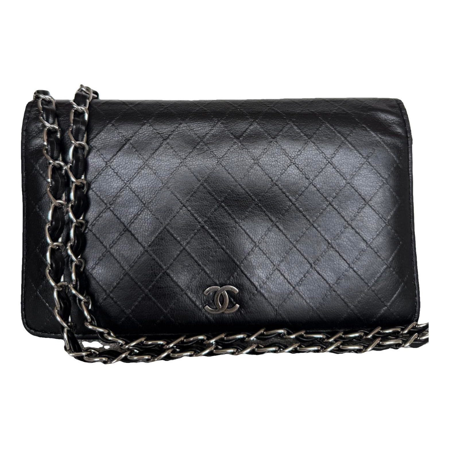 Wallet On Chain Timeless/Classique leather crossbody bag