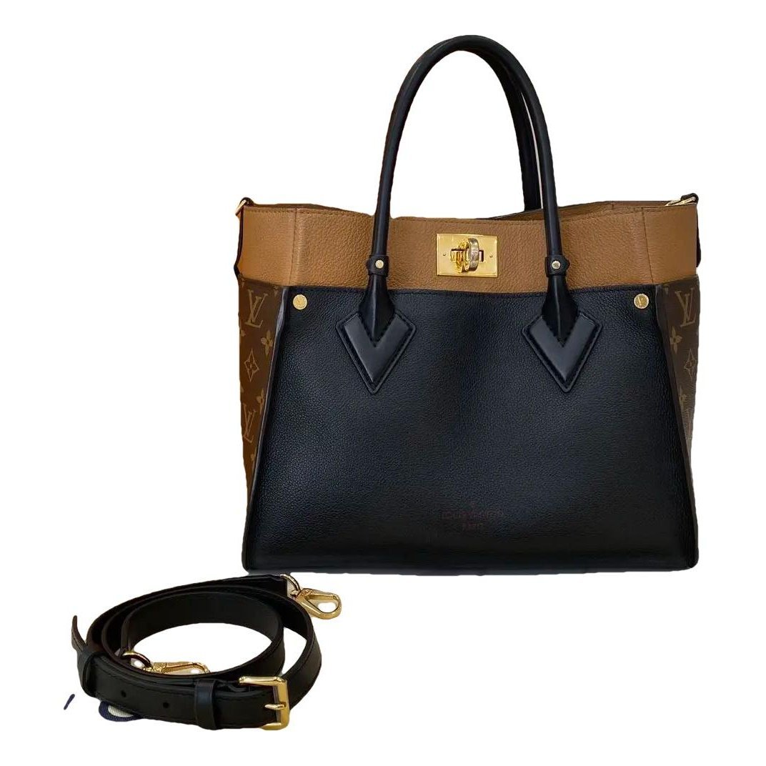 On My Side leather crossbody bag