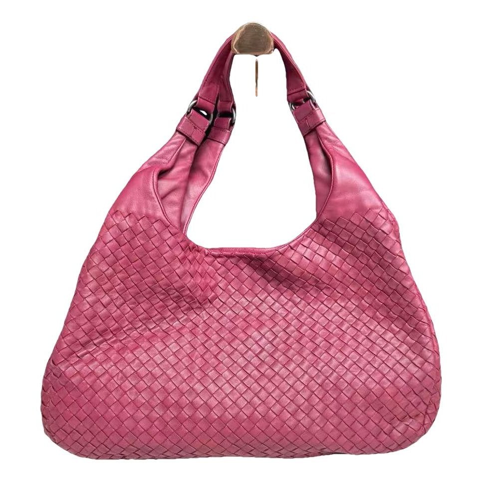 Veneta leather handbag