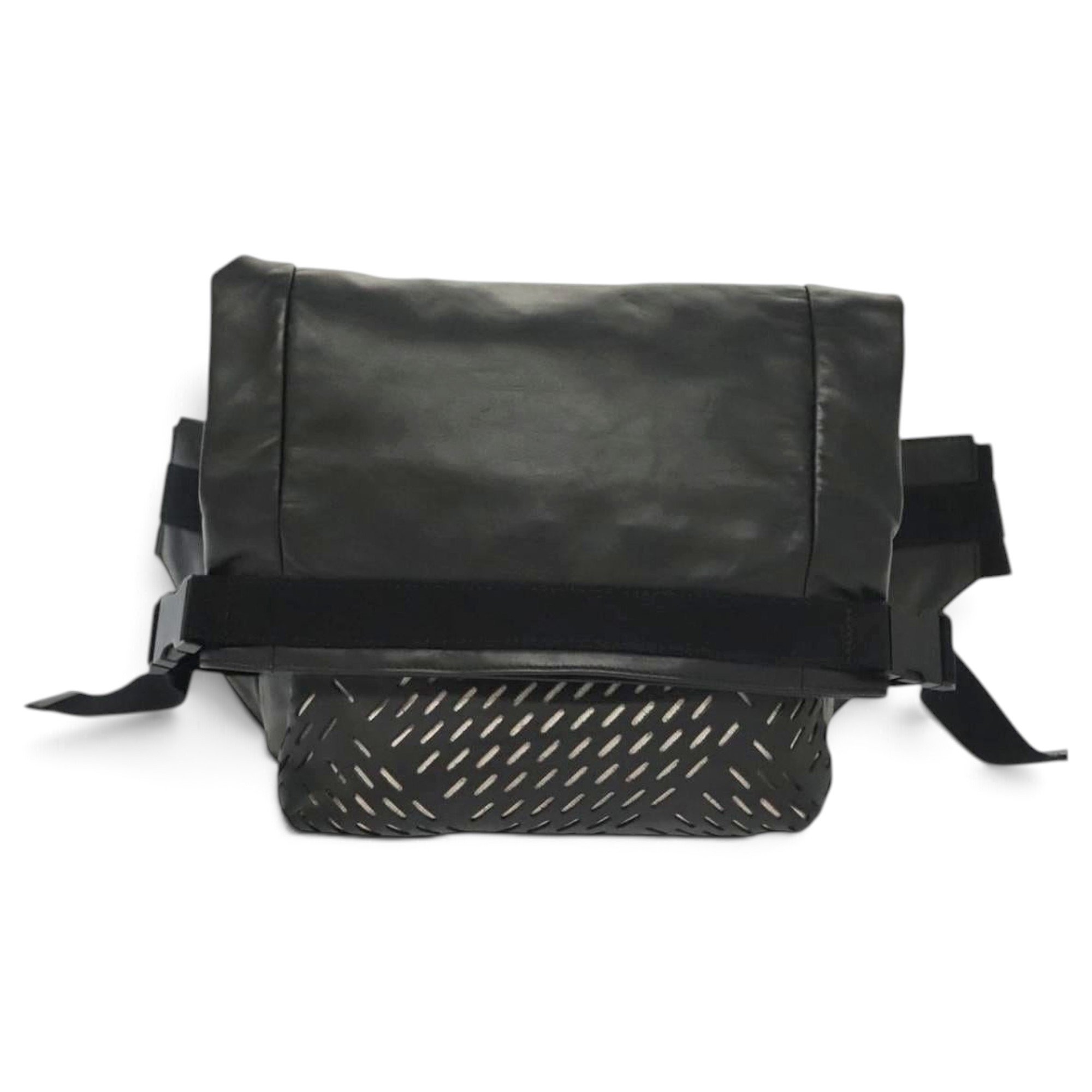 Veneta leather bag