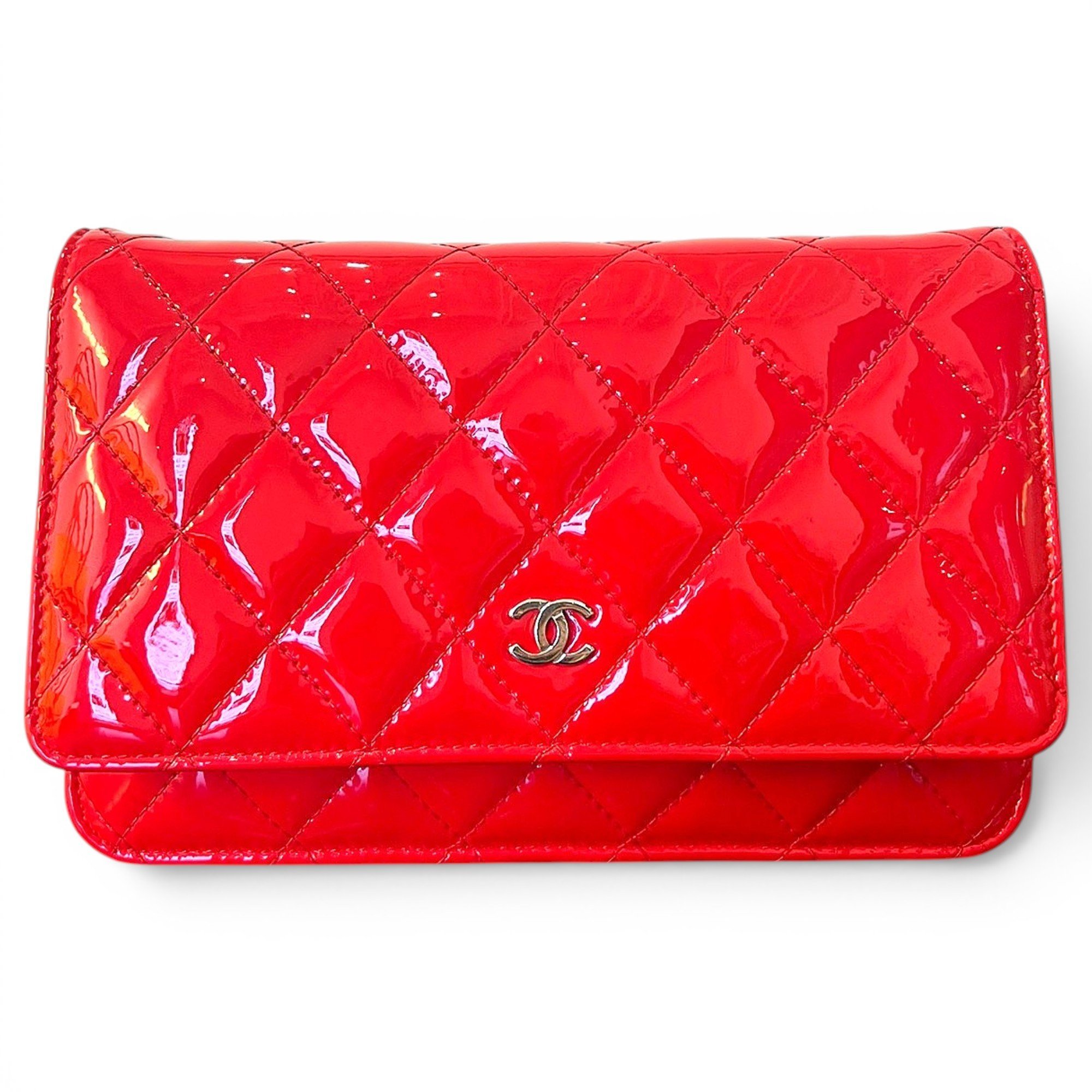 Wallet On Chain Timeless/Classique patent leather crossbody bag