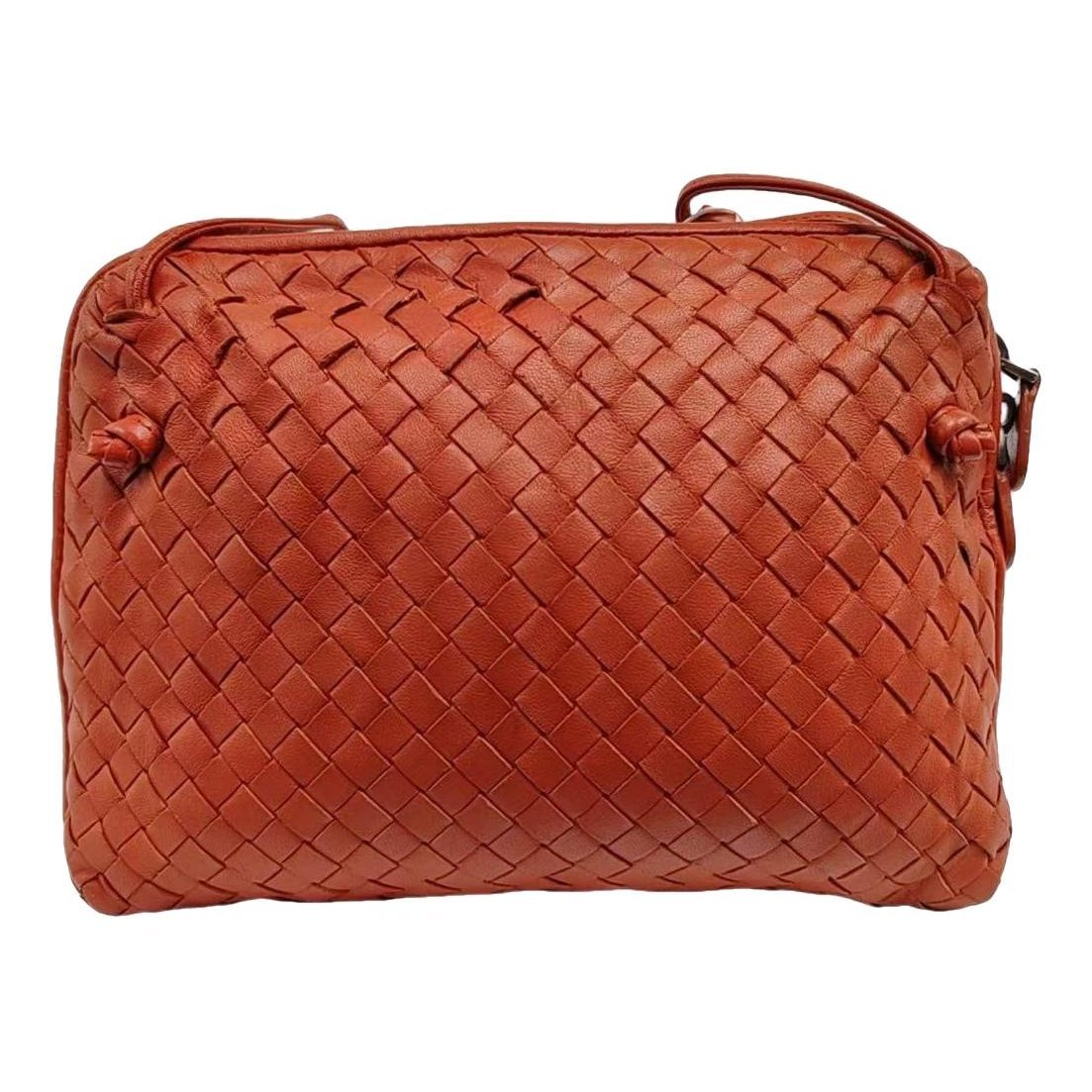 Loop leather handbag