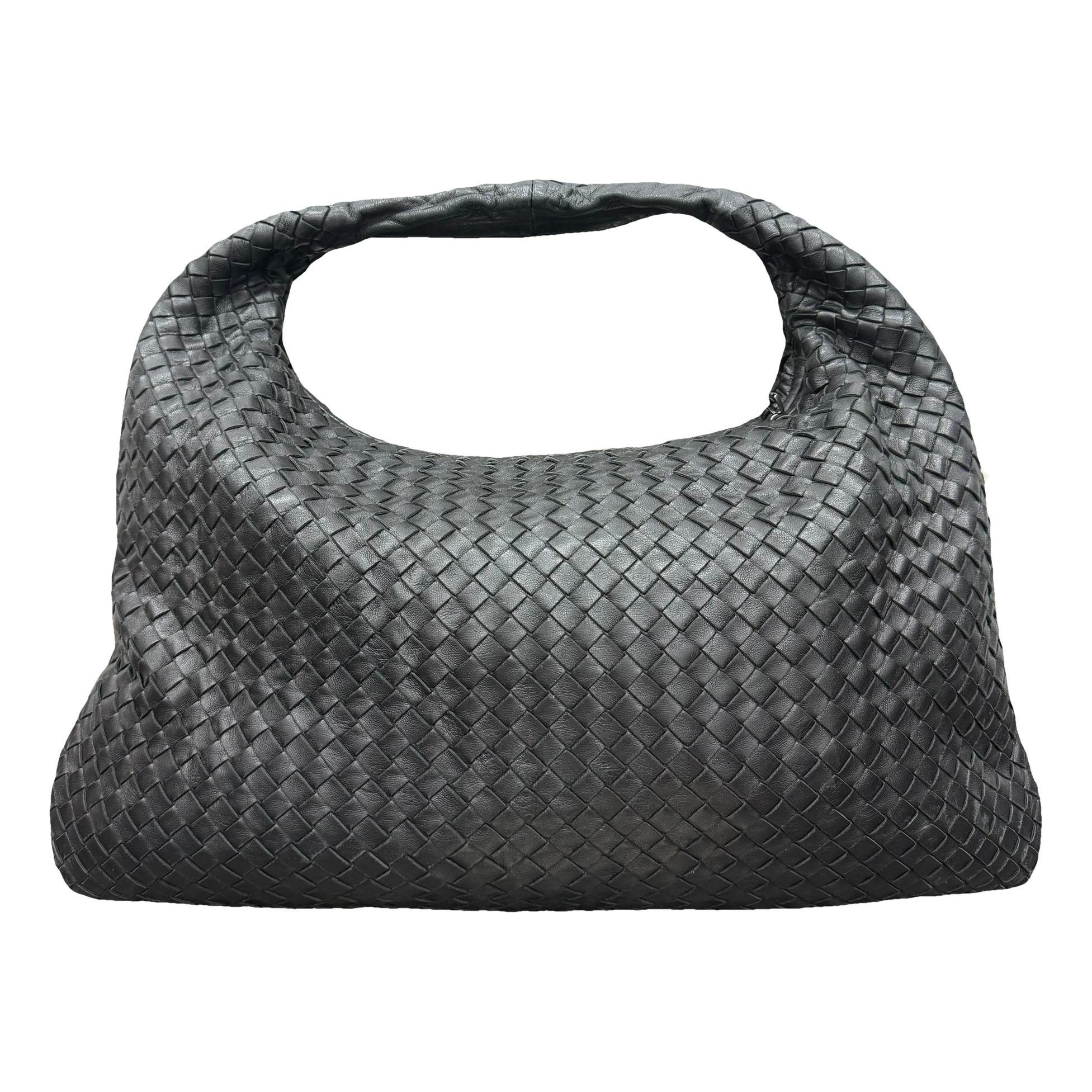 Veneta leather handbag