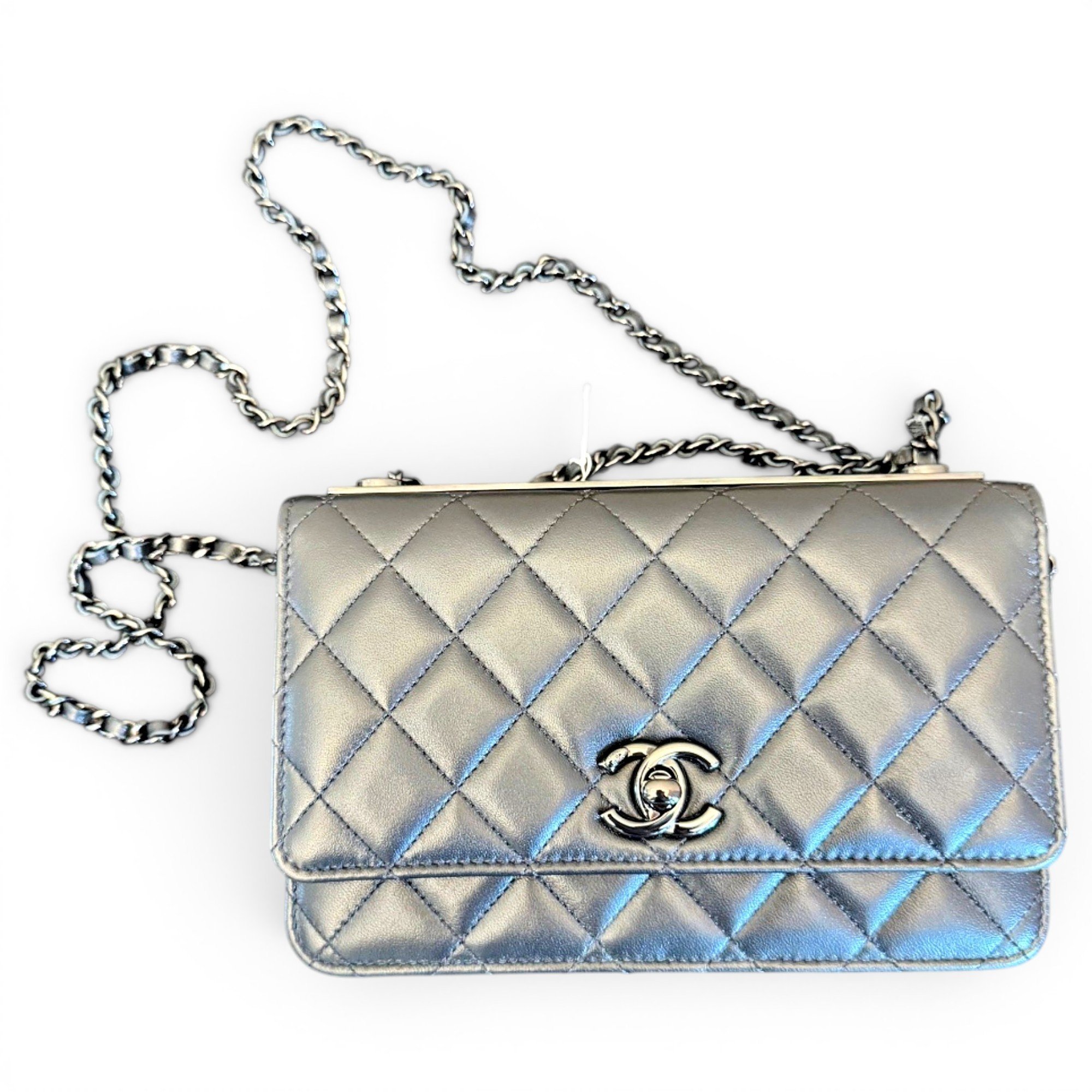 Wallet On Chain leather crossbody bag
