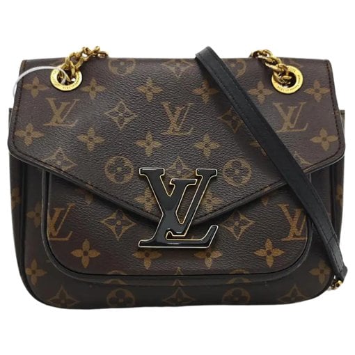 Passy leather crossbody bag