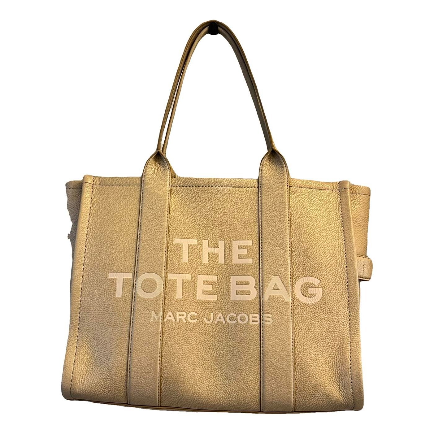 The Tag Tote leather travel bag
