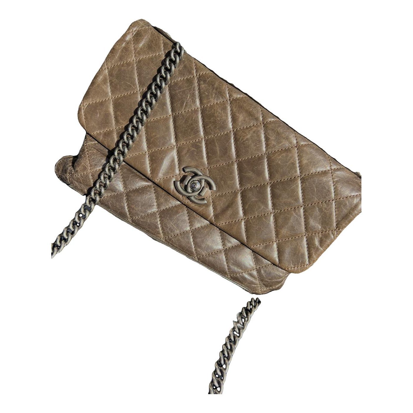 Trendy CC Flap leather crossbody bag