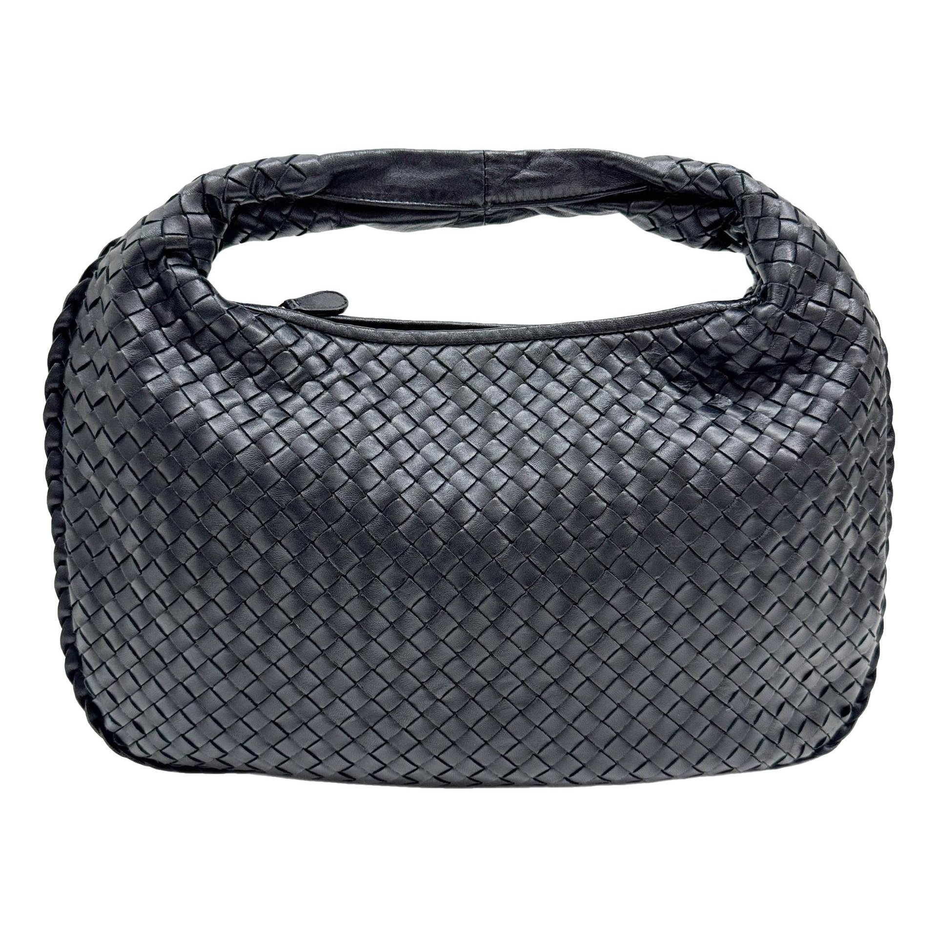 Veneta leather handbag