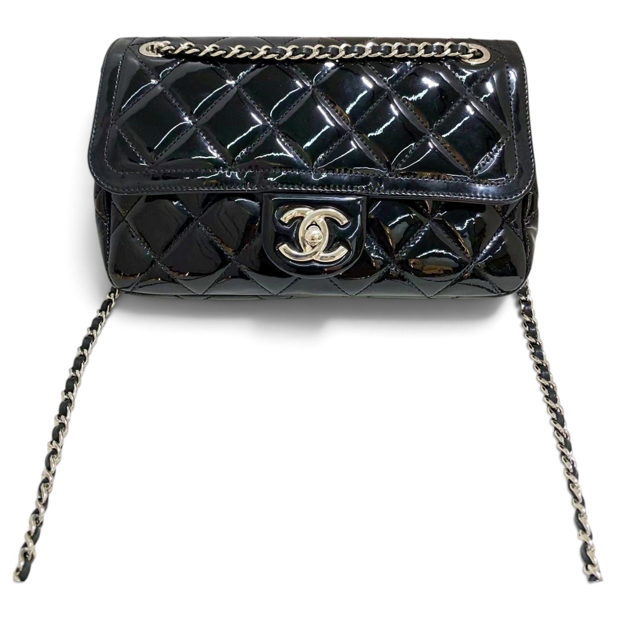 Timeless/Classique patent leather crossbody bag