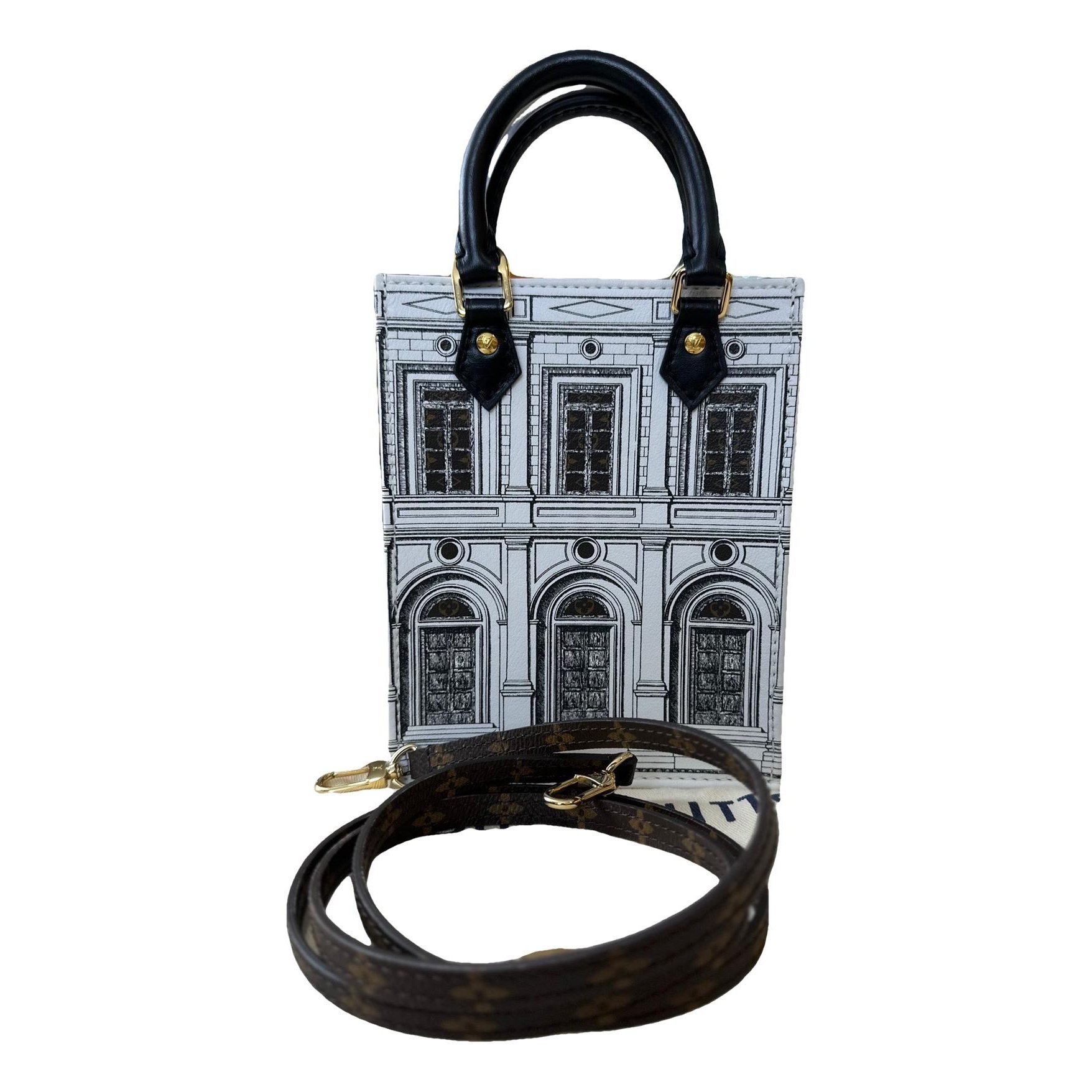 Plat leather handbag
