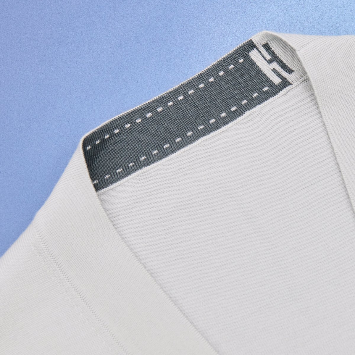"Detail H" buttoned cardigan