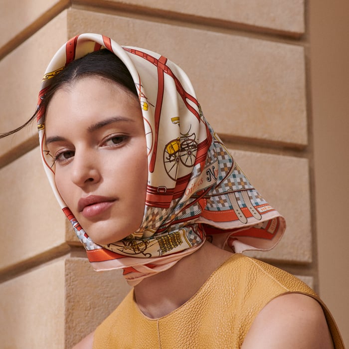 Les Voitures Nouvelles Scarf 70