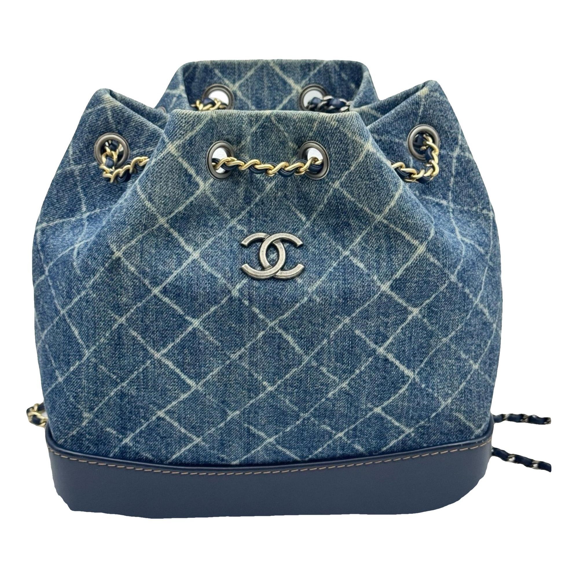 Gabrielle Bucket bag