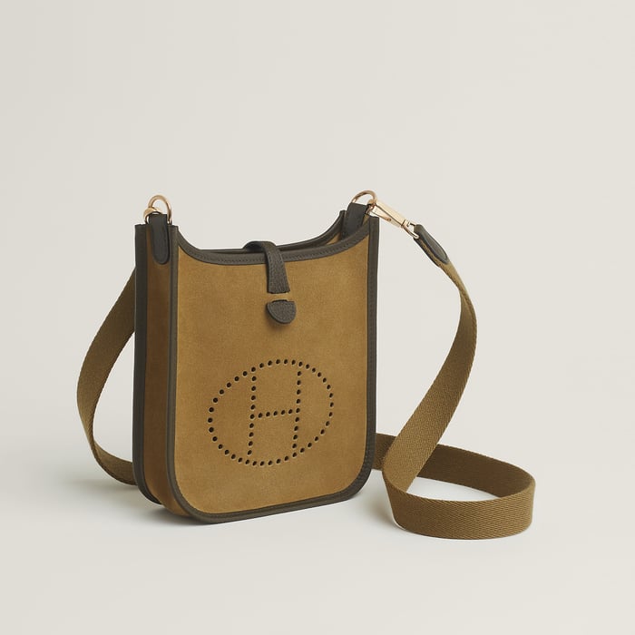 Evelyne 16 Amazone 백