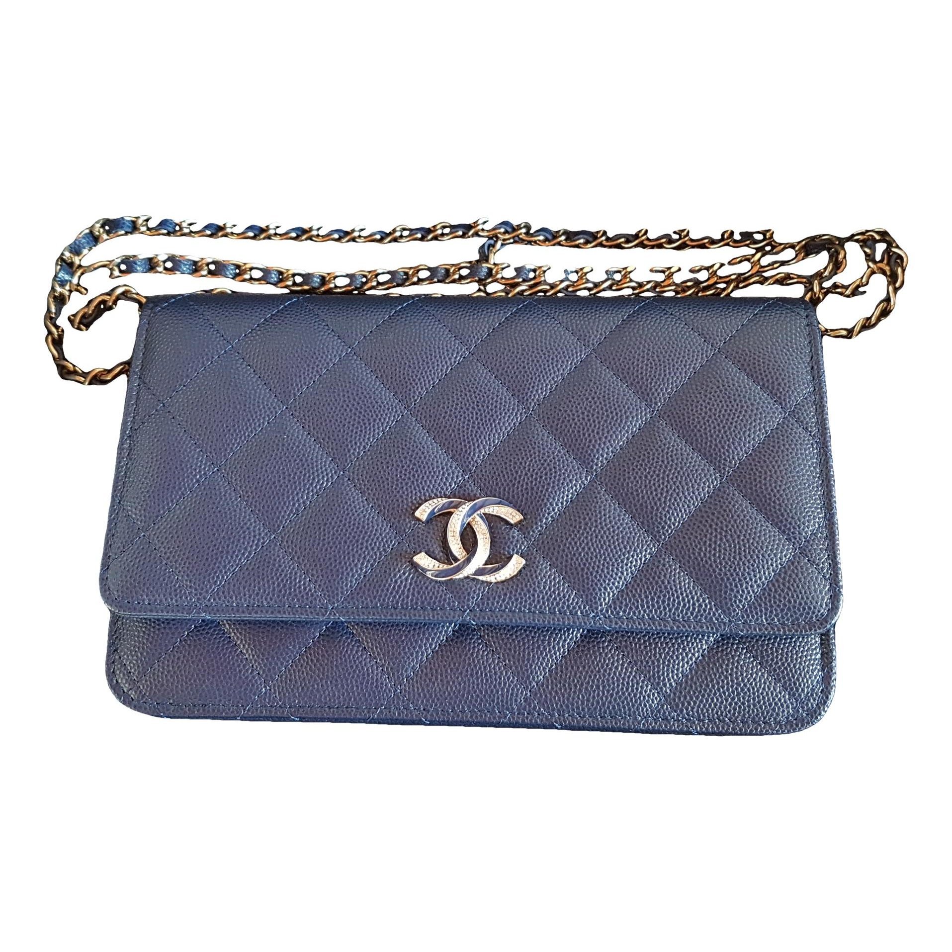 Wallet On Chain Timeless/Classique leather crossbody bag