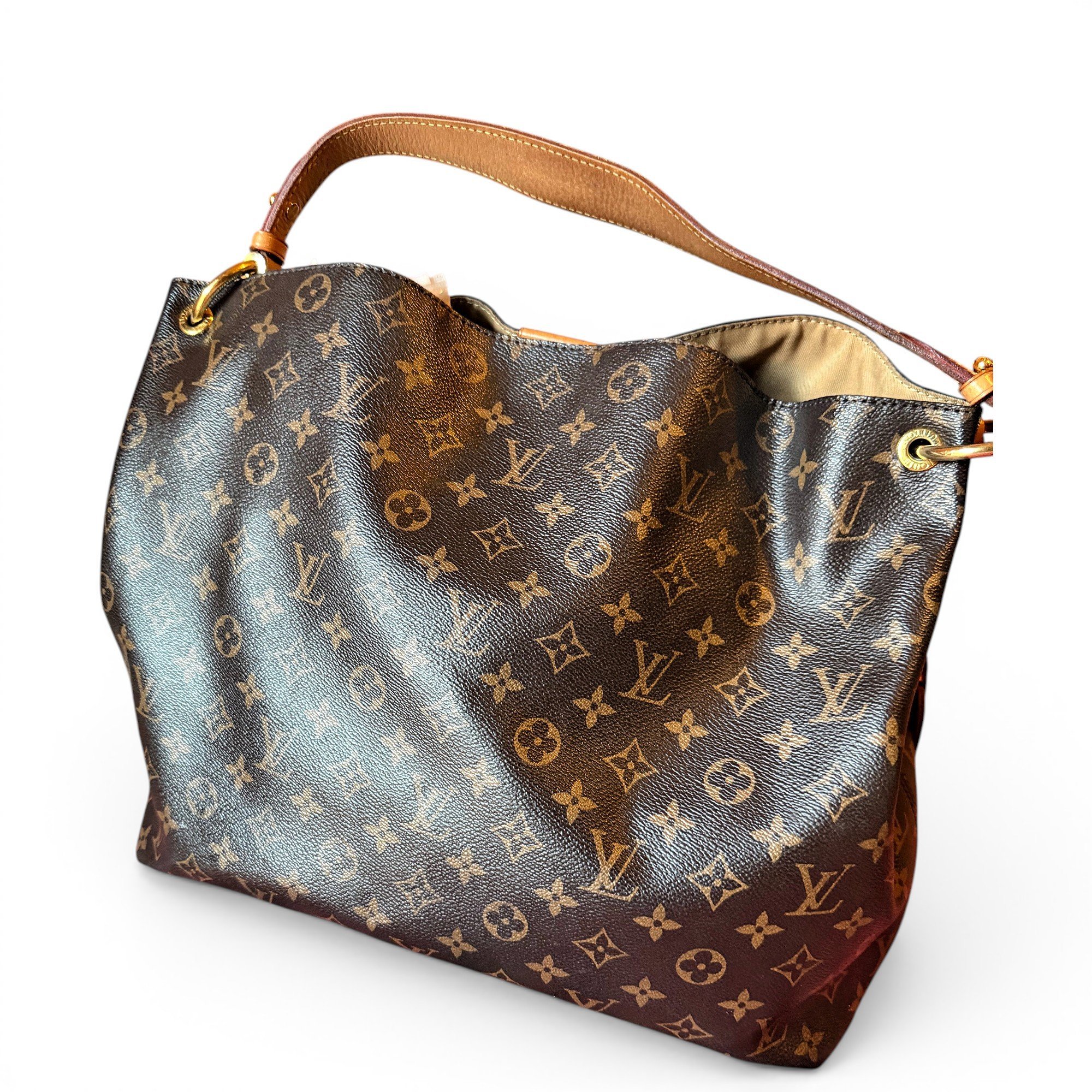 Graceful leather handbag