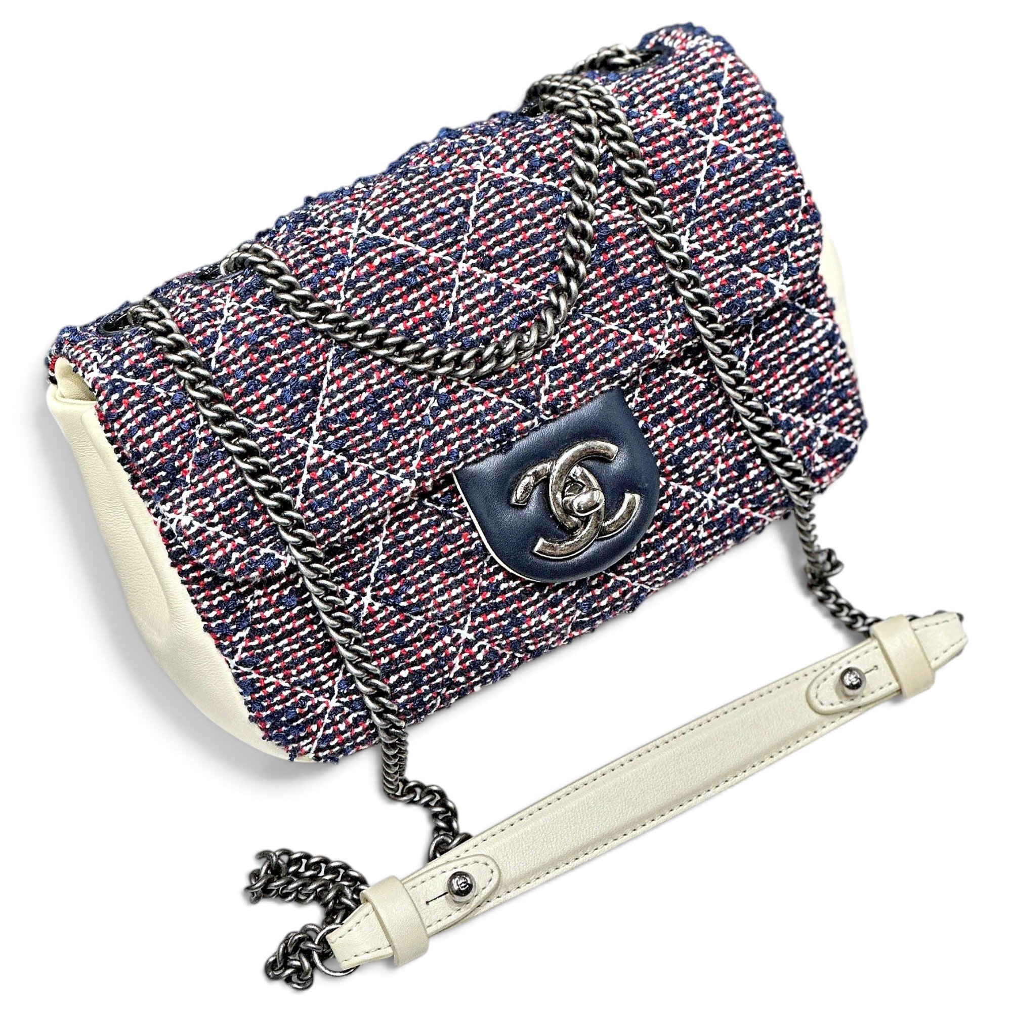 Timeless/Classique tweed crossbody bag
